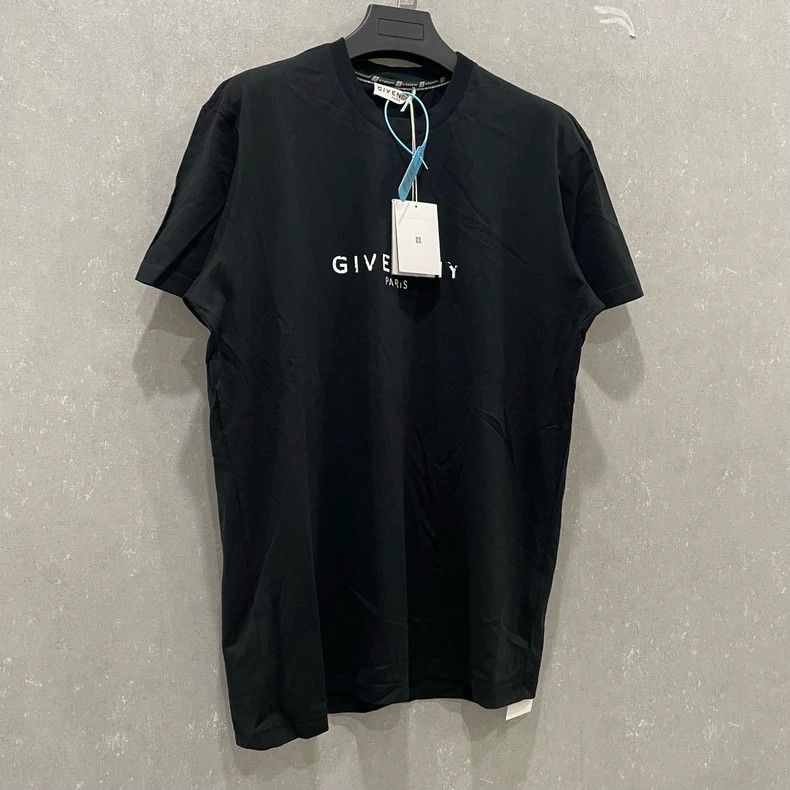 Givenchy Givenchy Distressed letter short-sleeve size M SL Size US M / EU 48-50 / 2 - 3 Thumbnail