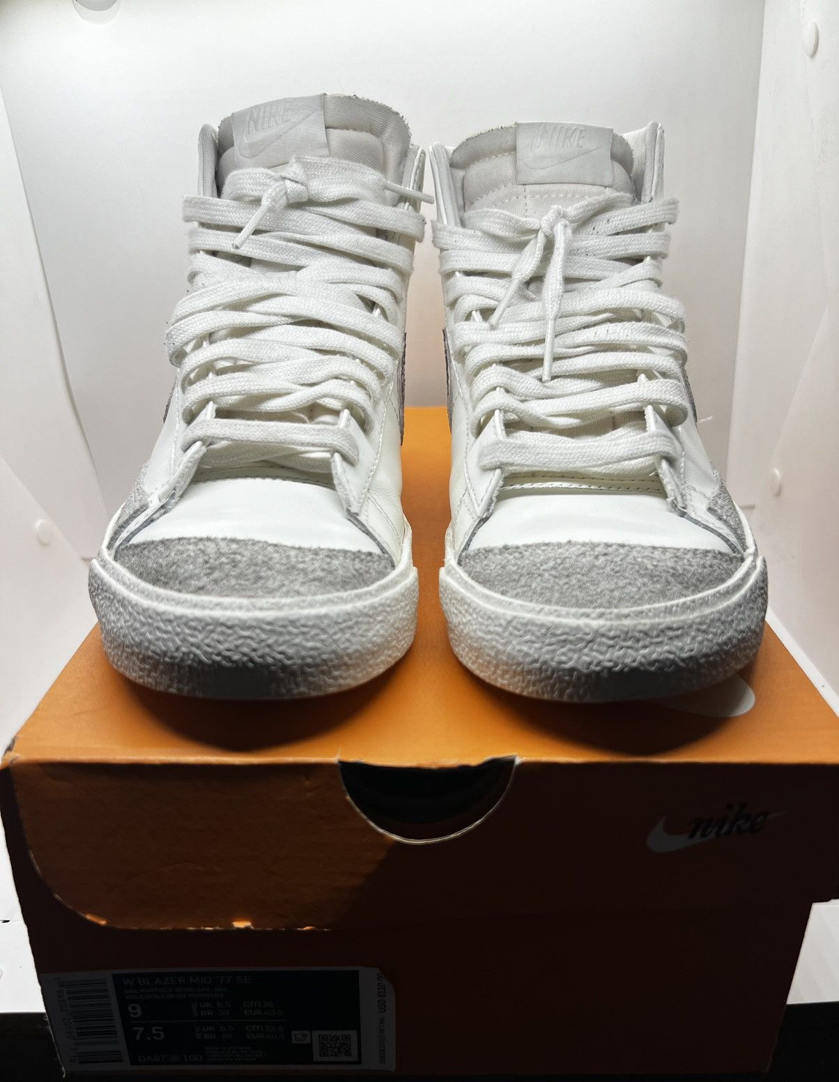Nike Wmns Nike Blazer Mid ‘77 SE Snakeskin Size US 9 / IT 39 - 2 Thumbnail