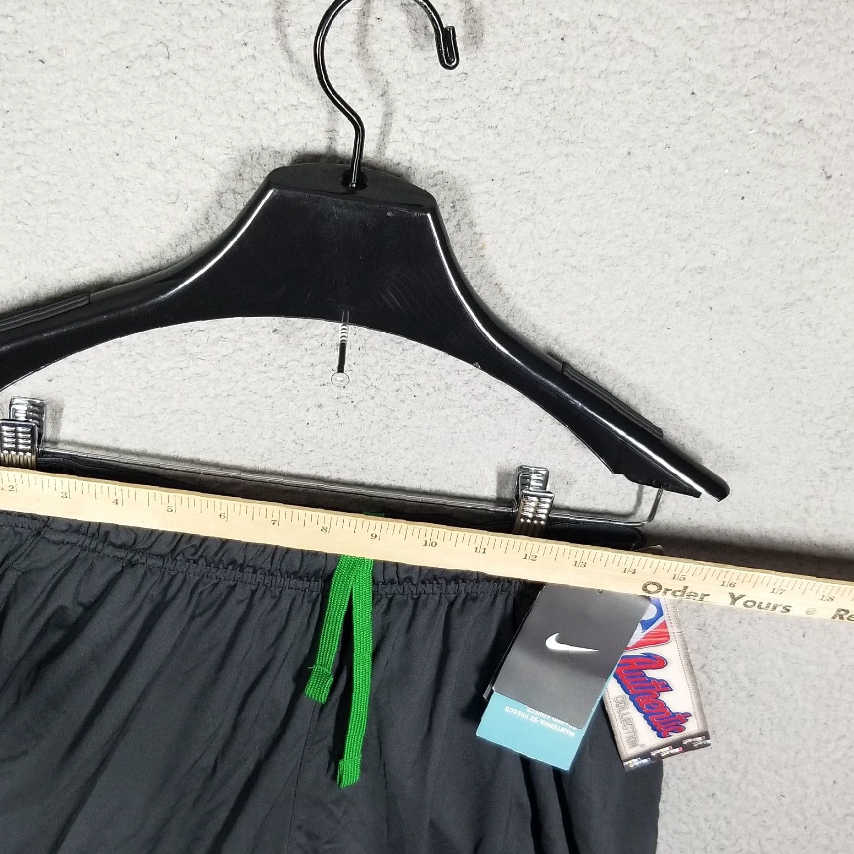 Nike NIKE Dri-Fit Baseball Shorts Gray Green Colorblock 13" Inseam Pockets Adult Large Mens Size US 33 - 5 Thumbnail