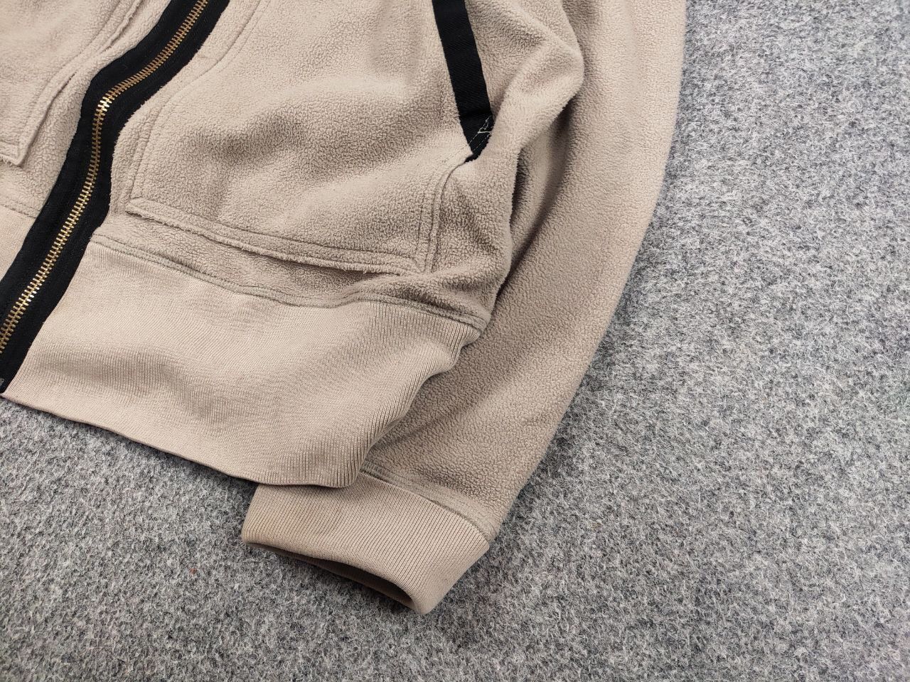 Gotcha Vintage 90's Gotcha Beige Fleece Zip Logo Pocket Hoodie Size US L / EU 52-54 / 3 - 5 Thumbnail