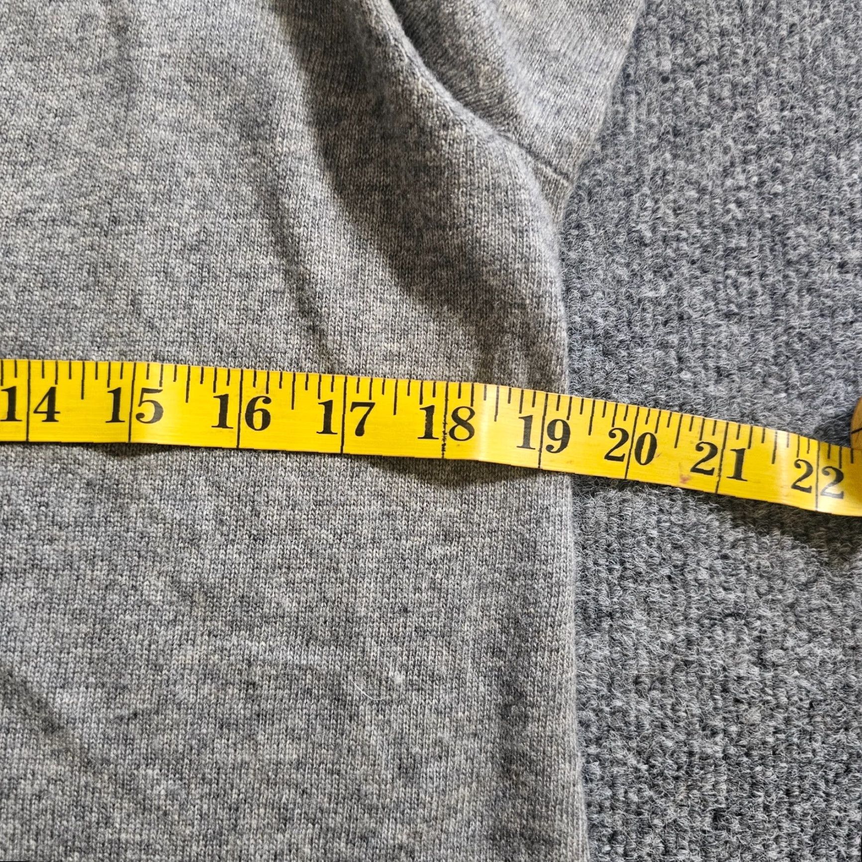 J.Crew J.CREW Sweater Top Womens Small Gray Wool Button Cuffs V-Neck Casual Career Shirt Size S / US 4 / IT 40 - 5 Thumbnail
