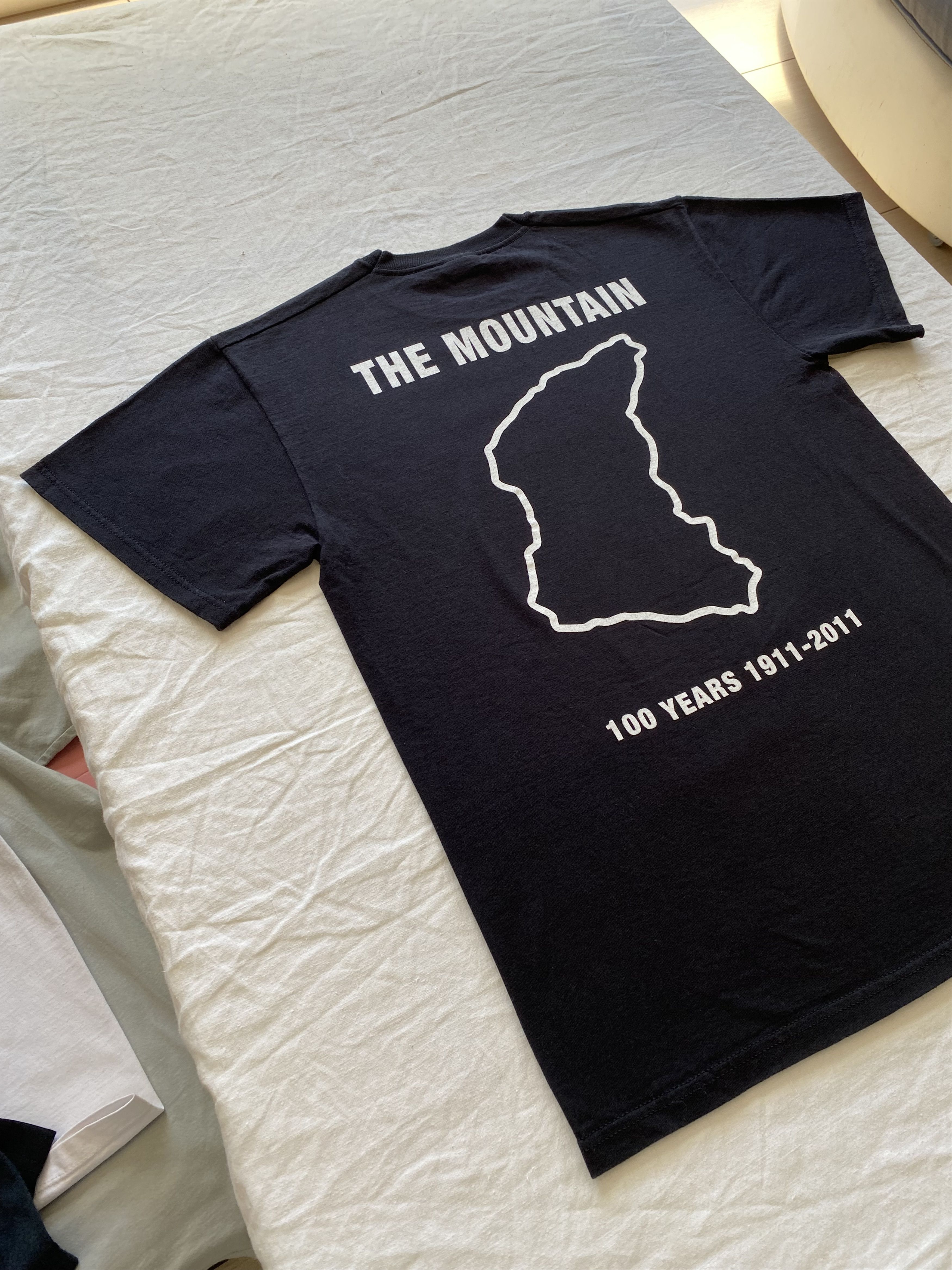 Vintage Vintage 2011 TT Isle Of Man Monster Energy Moto Racing Tee Size US M / EU 48-50 / 2 - 16 Thumbnail