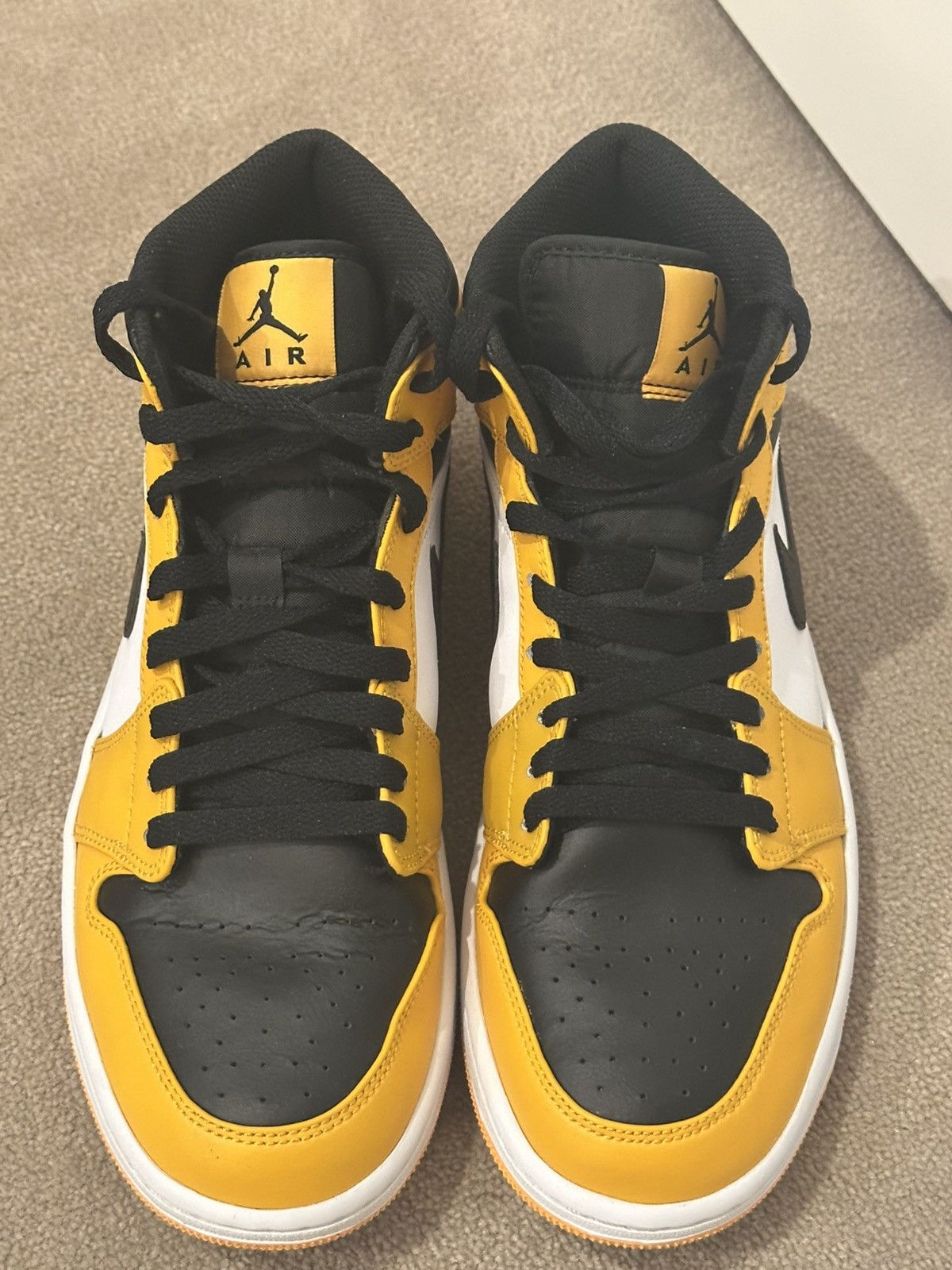Jordan Brand Air Jordan 1 Mid Taxi Size US 9.5 / EU 42-43 - 4 Thumbnail