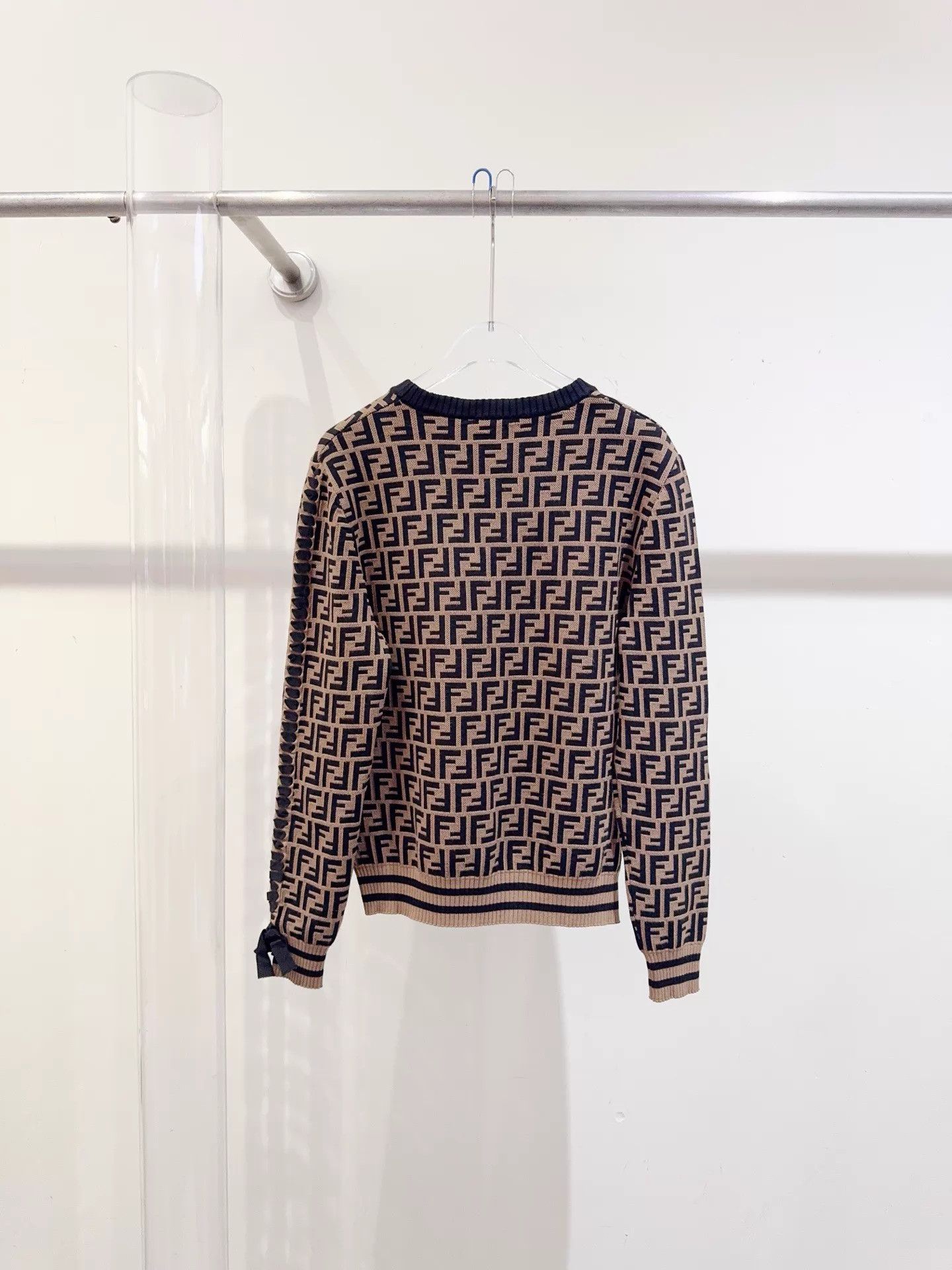 Fendi Fendi Women's New With Tags Top 44 Size M / US 6-8 / IT 42-44 - 3 Thumbnail