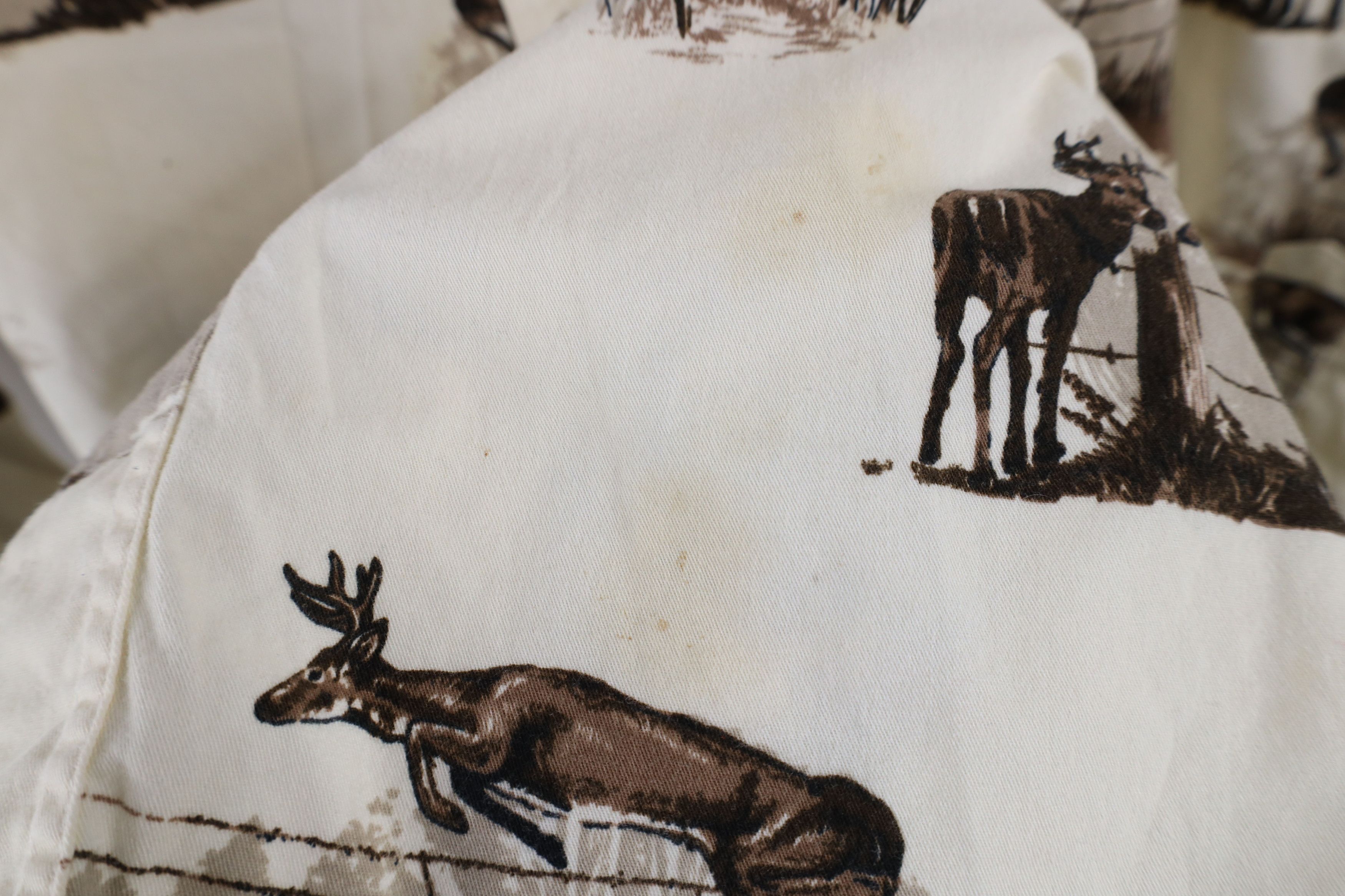 Vintage Vintage 90s Streetwear Deer Buck All Over Print Button Shirt Size US XL / EU 56 / 4 - 5 Thumbnail