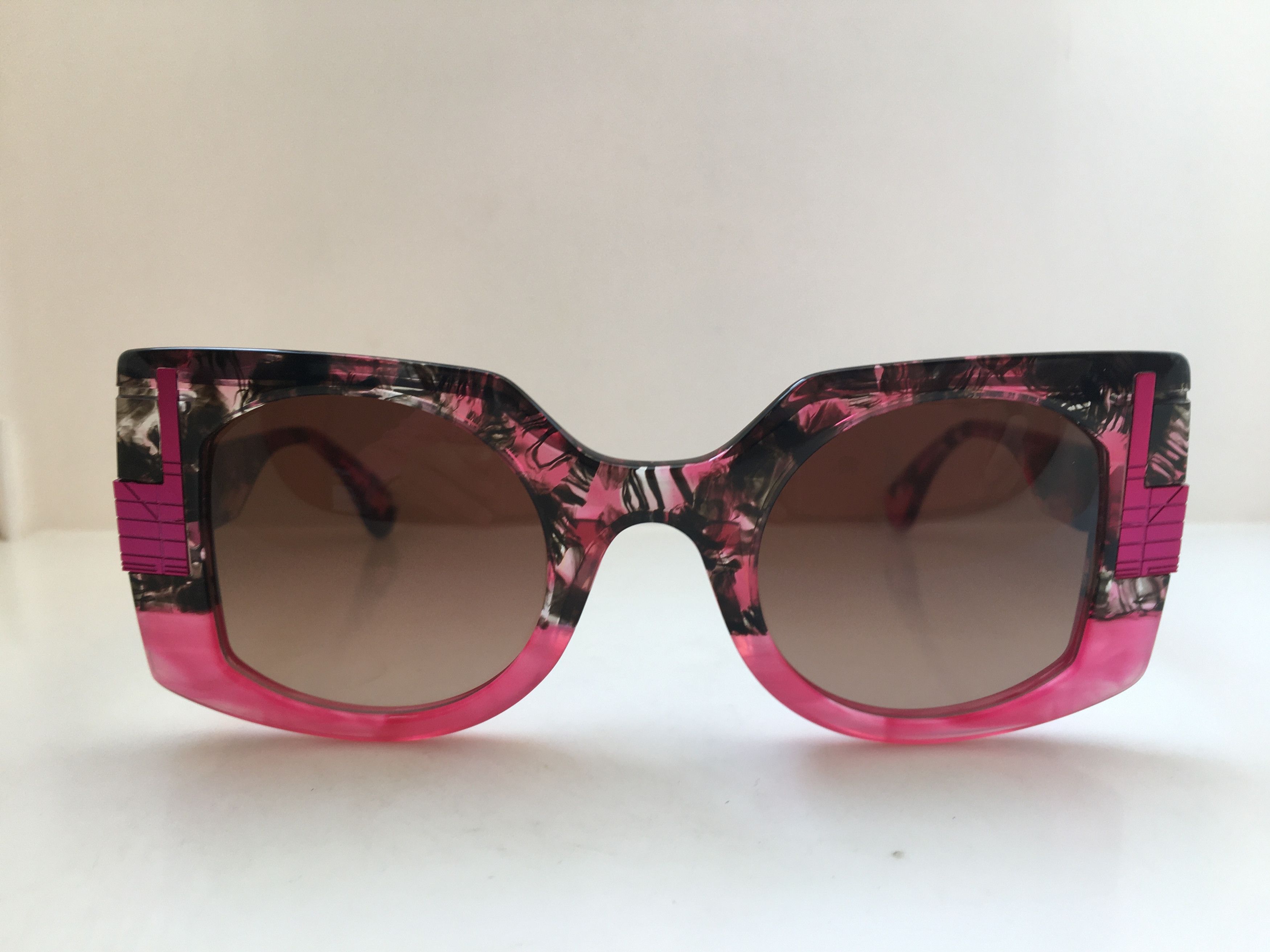 Other Handmade Acetate RUNWAY SHOW Diva Girls Sunglasses Size ONE SIZE - 1 Thumbnail