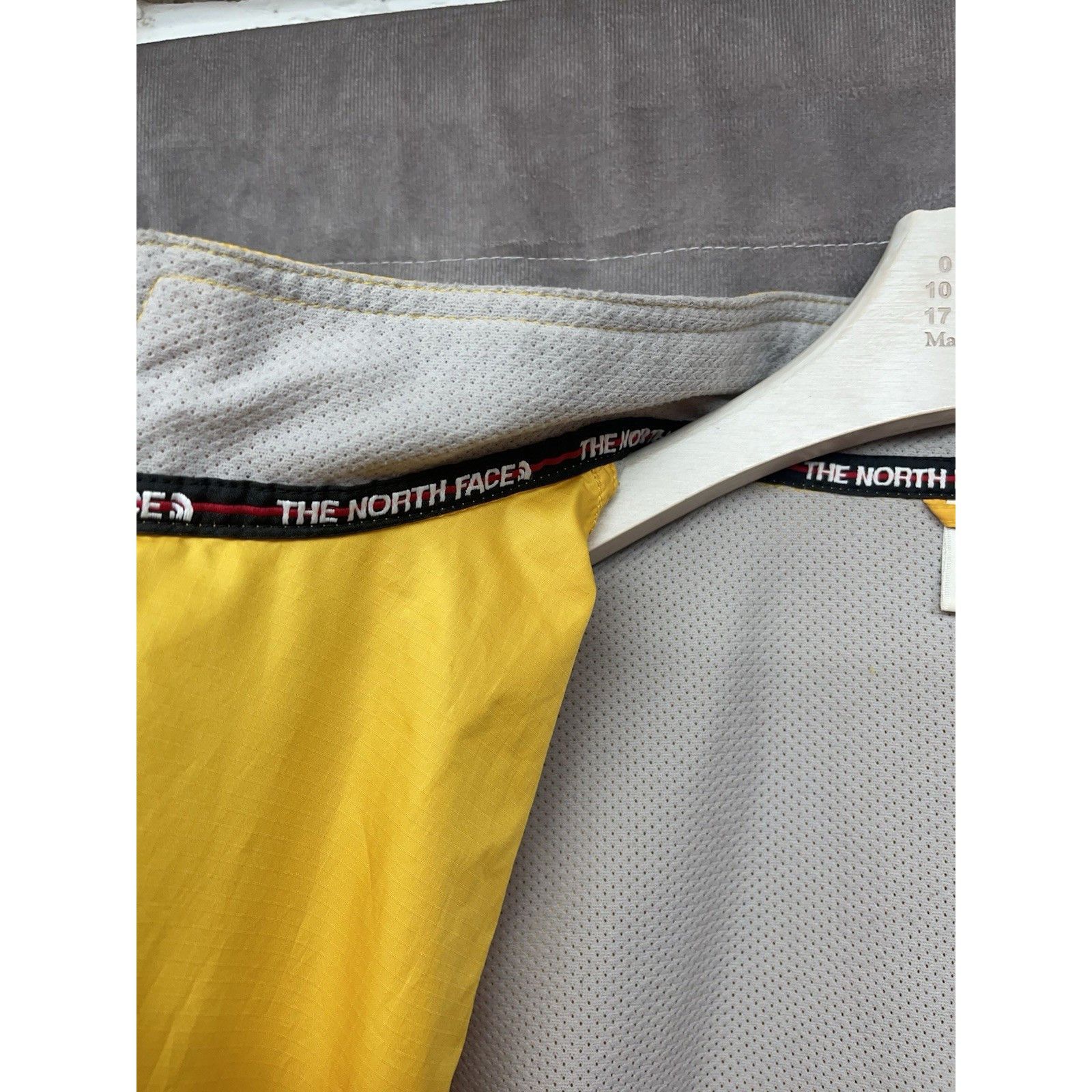 The North Face The North Face Mens Large Yellow/Gray Full Zip Lightweight S Size US L / EU 52-54 / 3 - 9 Thumbnail