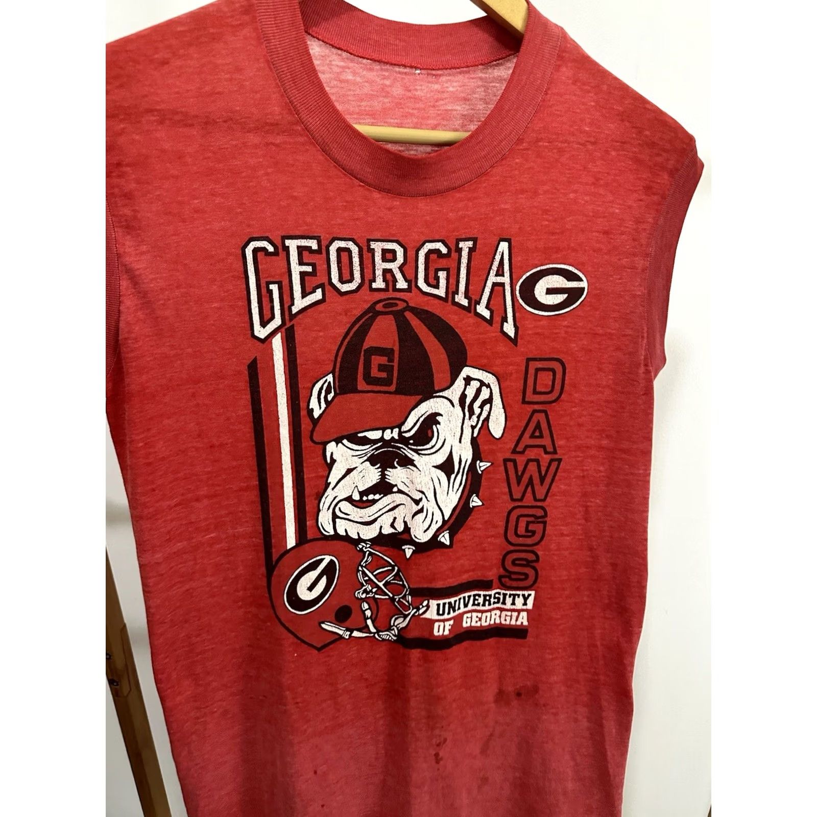 Vintage VTG 80s University Of Georgia Bulldogs T-Shirt Red L Sleeveless Distressed Worn Paper Thin Burnout Mens Size US L / EU 52-54 / 3 - 4 Thumbnail