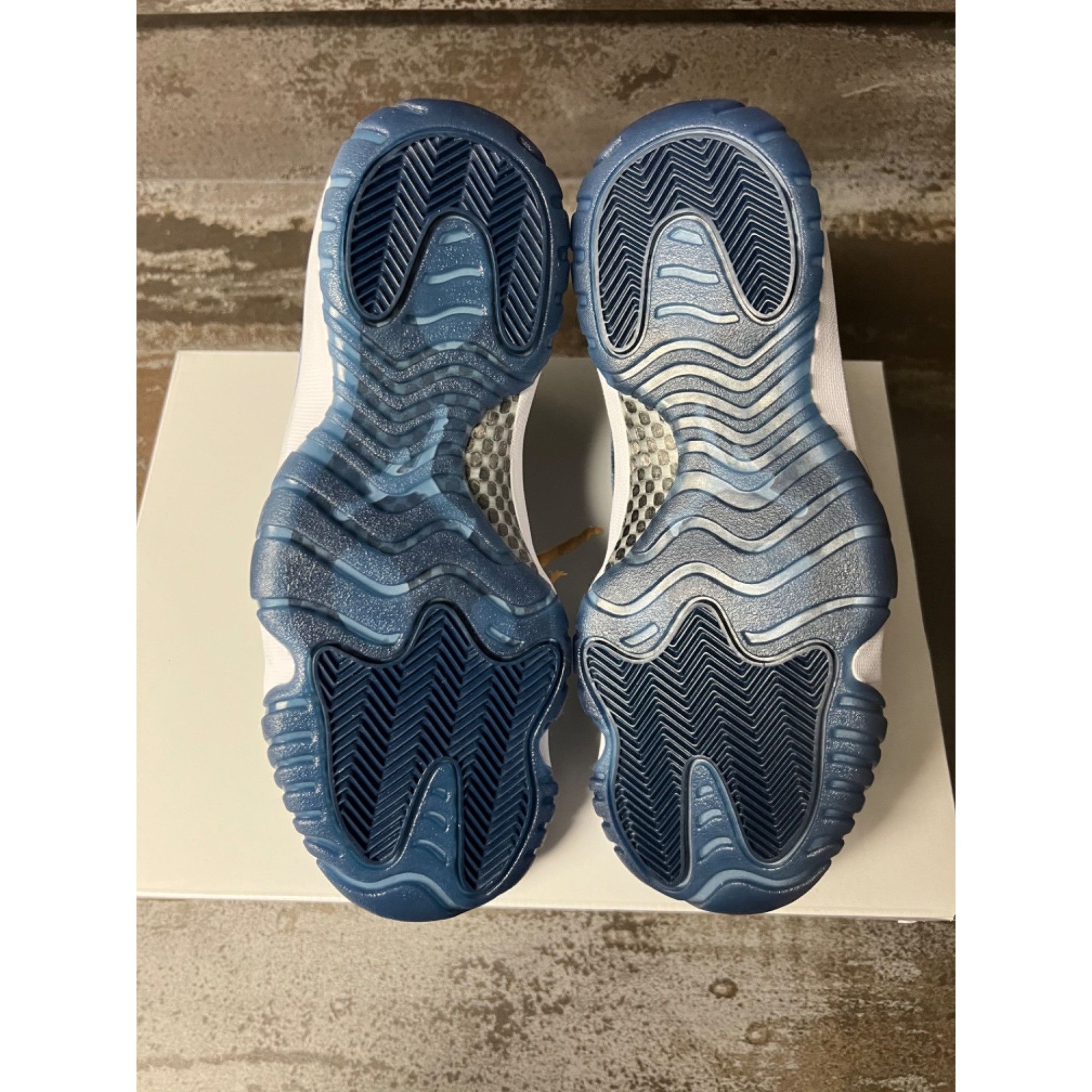 Nike Jordan 11 Retro Midnight Navy Women's Size 9- AR0715-441 Size US 9 / IT 39 - 10 Thumbnail