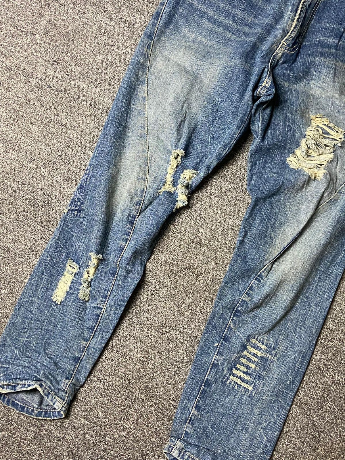 Japanese Brand Japanese Brand Distressed Denim Ripped Jeans (153) Size US 31 - 6 Thumbnail