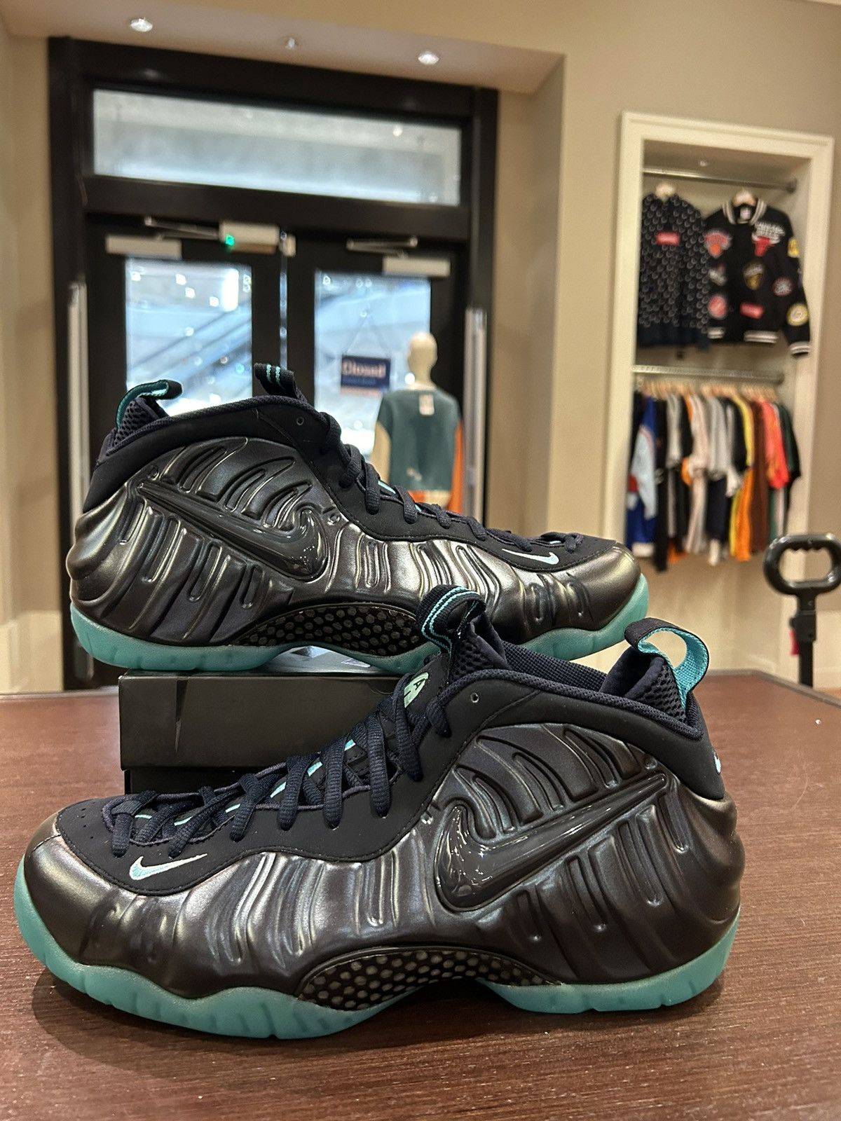 Nike Air Foamposite PRO Size US 12 / EU 45 - 1 Thumbnail