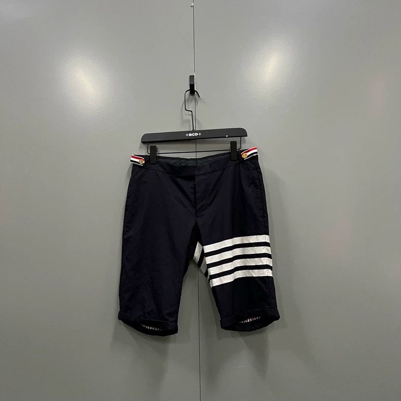 Thom Browne Thom browne Four-striped printed shorts 2503-Nextarrow Size US 29 - 2 Thumbnail