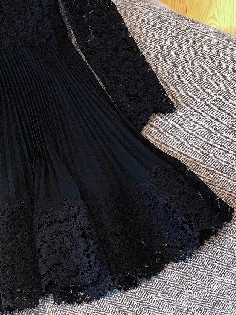Valentino Valentino Black lace pleated dress Size XS / US 0-2 / IT 36-38 - 4 Thumbnail