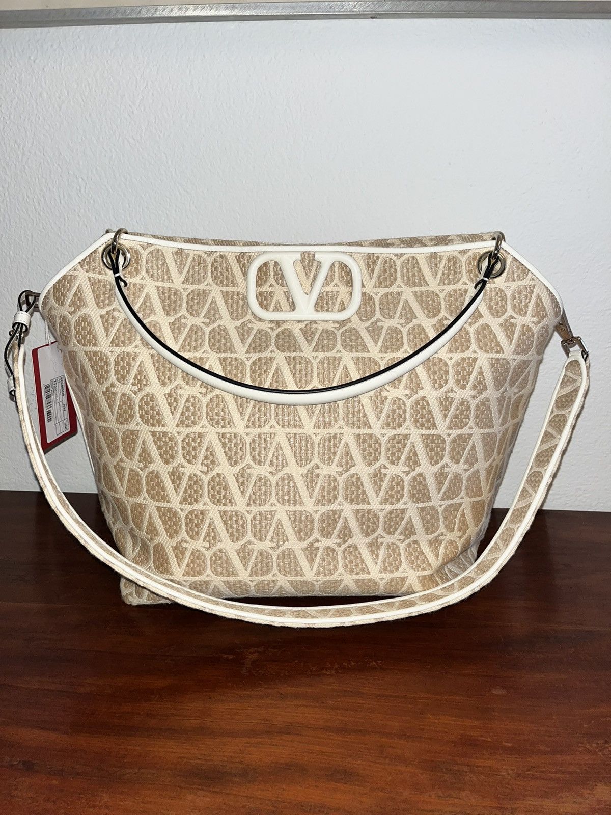 Valentino Valentino Medium Tote Bag Iconographe. Brand new with tags Size ONE SIZE - 9 Thumbnail