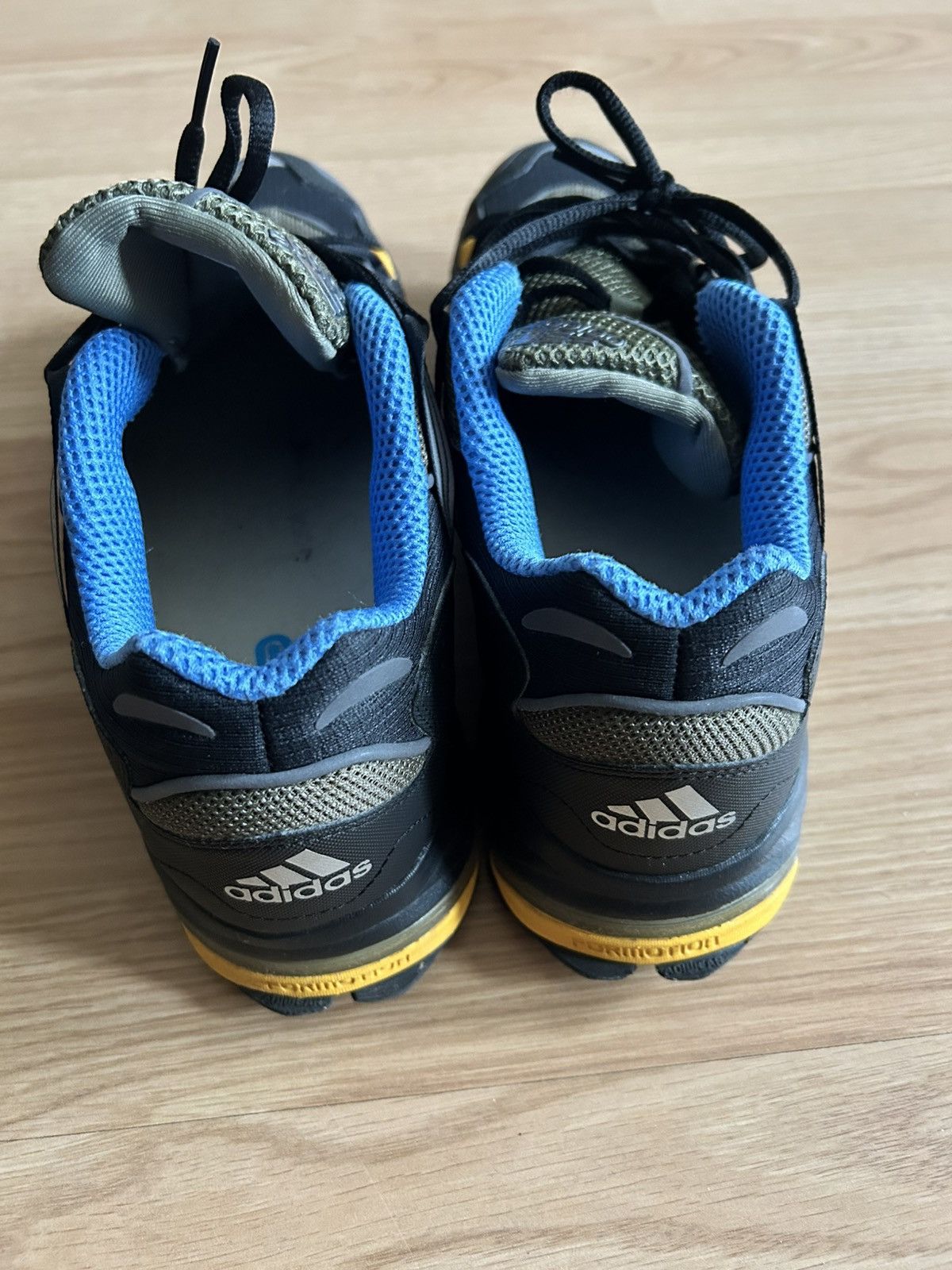 Adidas Adidas Response Hoverturf Size US 12 / EU 45 - 4 Thumbnail