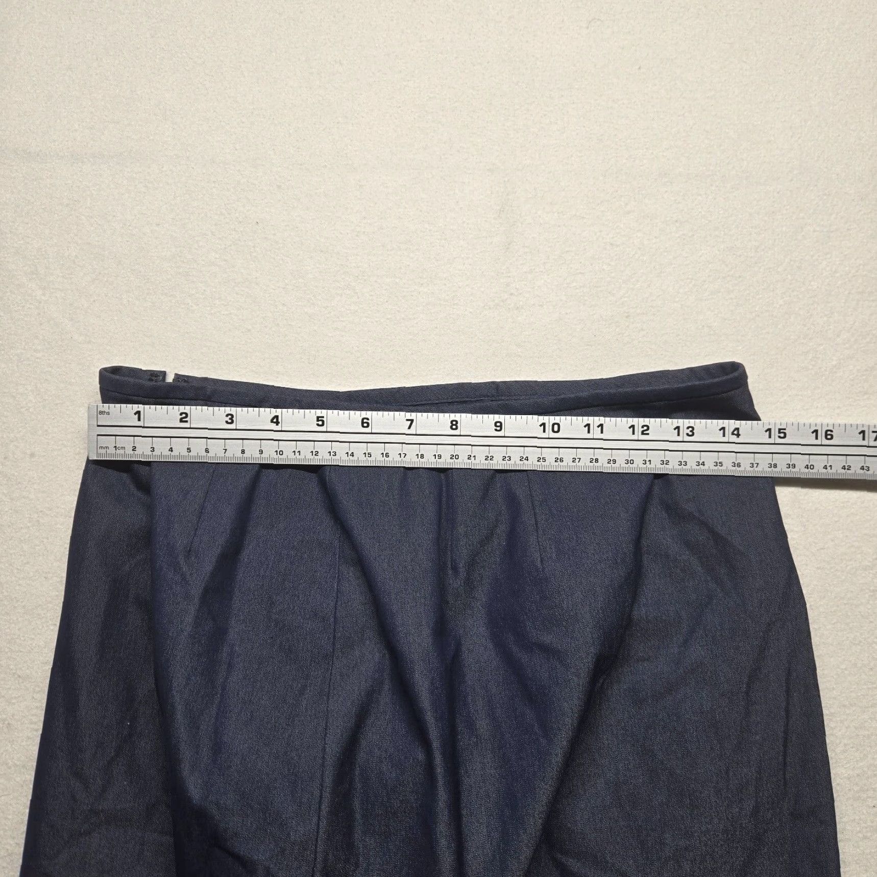 Kasper VINTAGE Kasper Pencil Skirt Black Knee Length Women Adult Size 10 Regular Mid Rise Zipper Knit Polyester Office Career Designer 90s-CAREER Womens Size 32" / US 10 / IT 46 - 4 Thumbnail