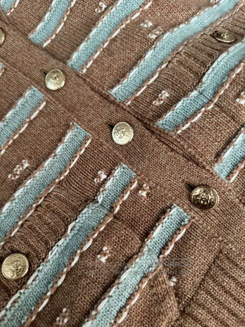 Chanel Chanel Autumn and Winter Maillard Brown V-neck Striped Seq Size XS / US 0-2 / IT 36-38 - 4 Thumbnail