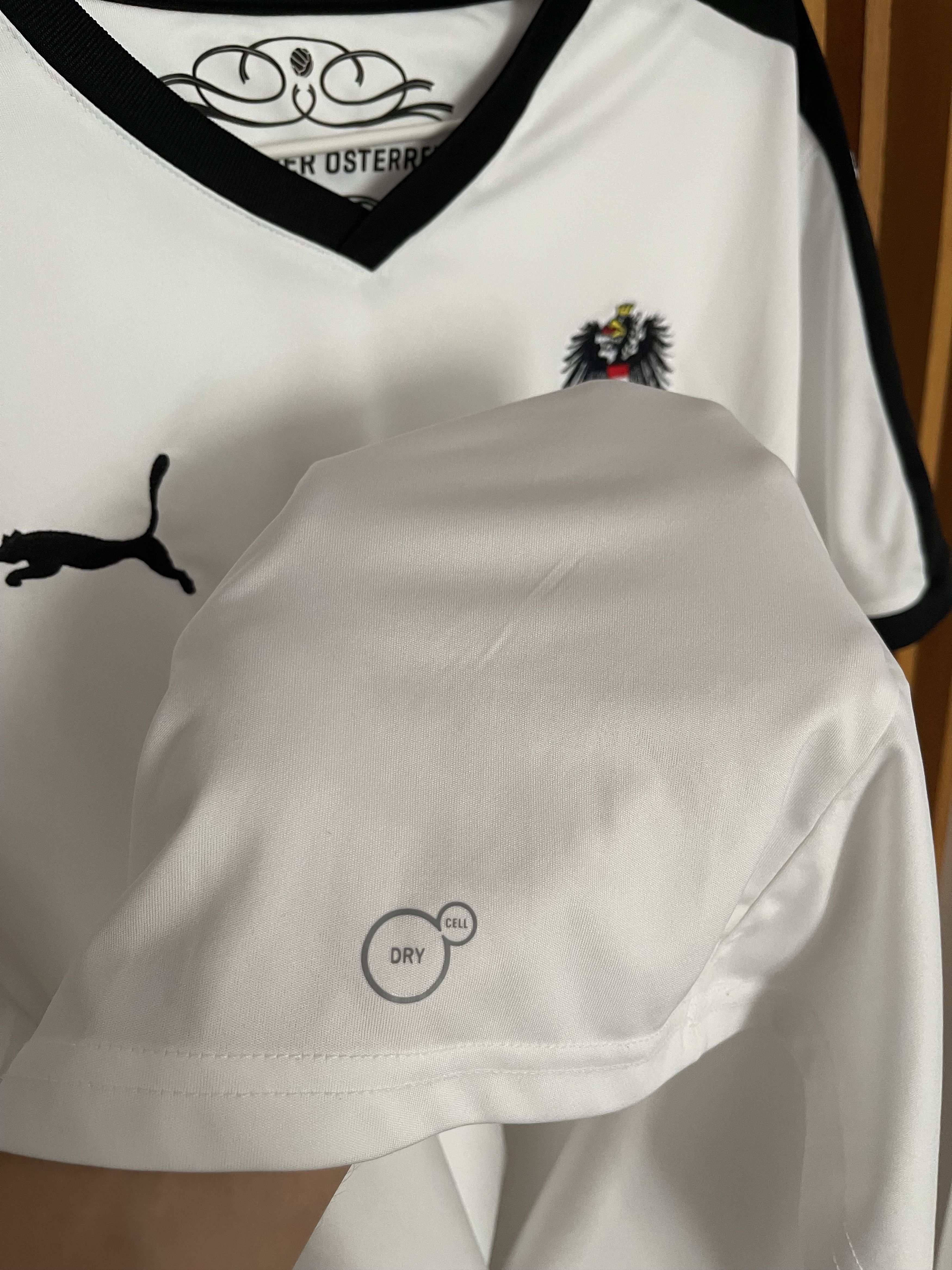 Puma Austria Jersey football shirt 2015 - 2016 Puma Men Size L Size US L / EU 52-54 / 3 - 5 Thumbnail