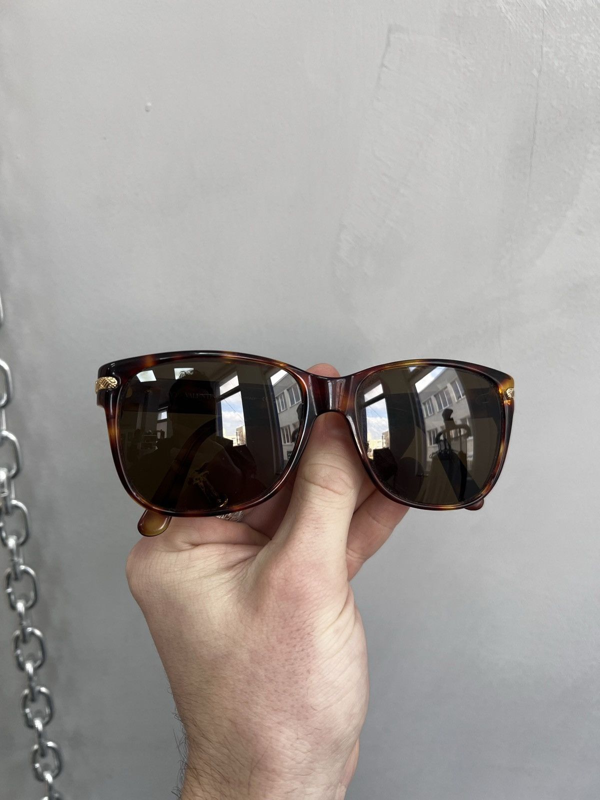 Valentino VINTAGE OLD MONEY VALENTINO BROWN SUNGLASSES Size ONE SIZE - 10 Thumbnail