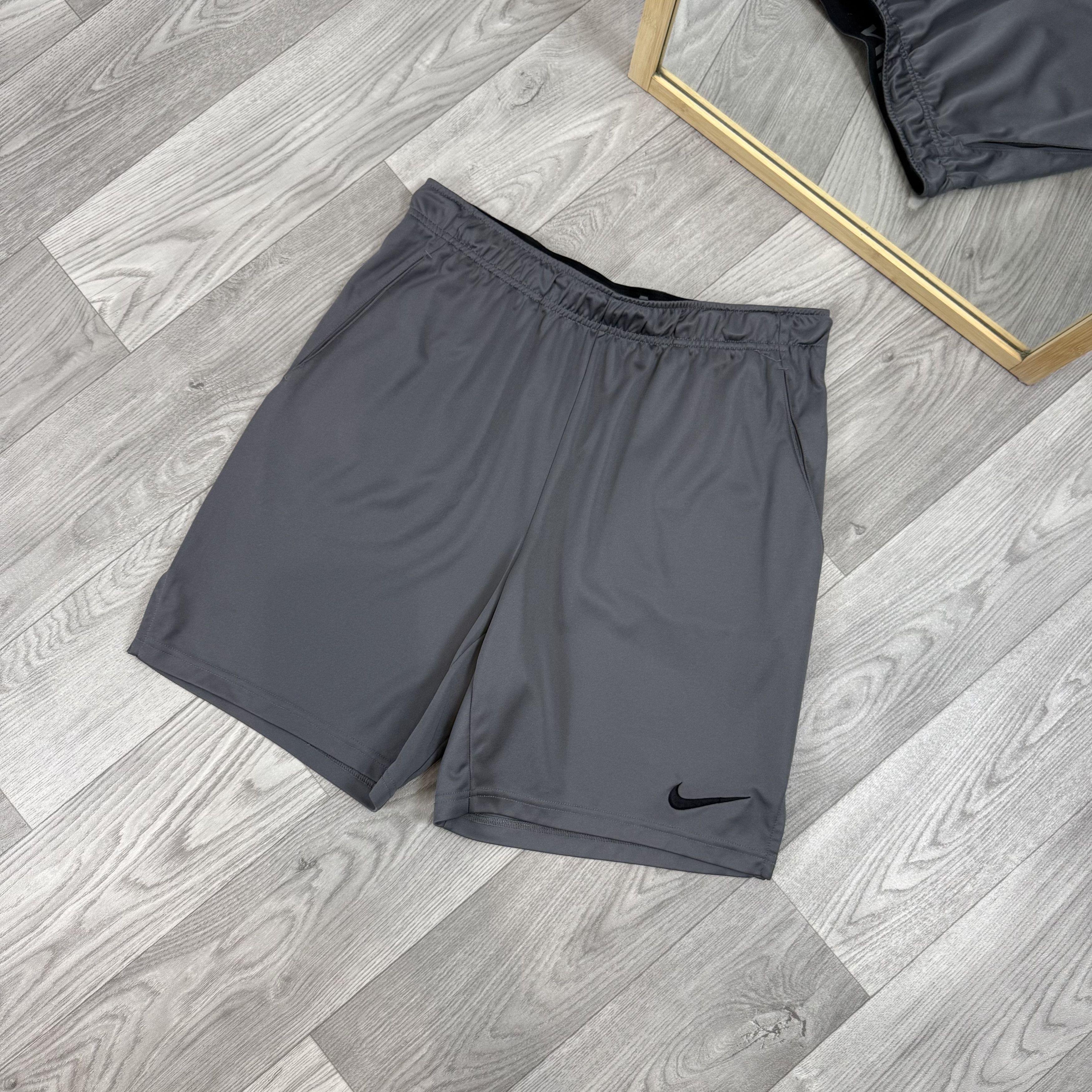 Nike Nike Dri-Fit Grey Shorts Size US 34 / EU 50 - 4 Thumbnail