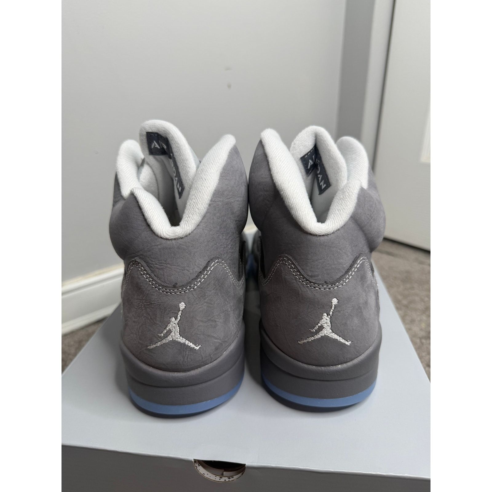 Jordan Brand Air Jordan 5 Retro Wolf Grey Shoes Size 11 Size US 11 / EU 44 - 4 Thumbnail