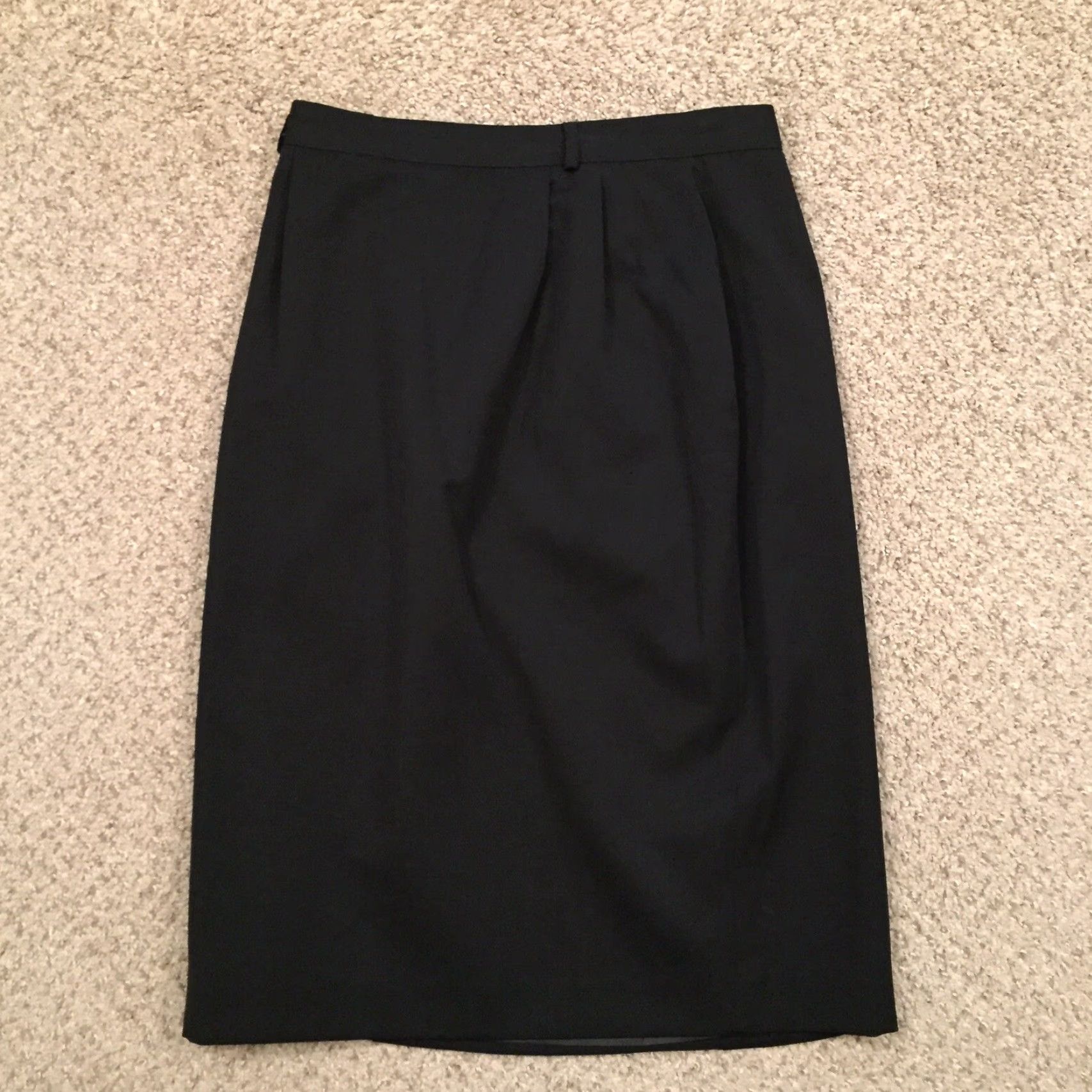 Liz Claiborne Claiborne Skirt Women Size 10 Black Midi Pleated Pencil Lined Wool) Size 32" / US 10 / IT 46 - 2 Thumbnail