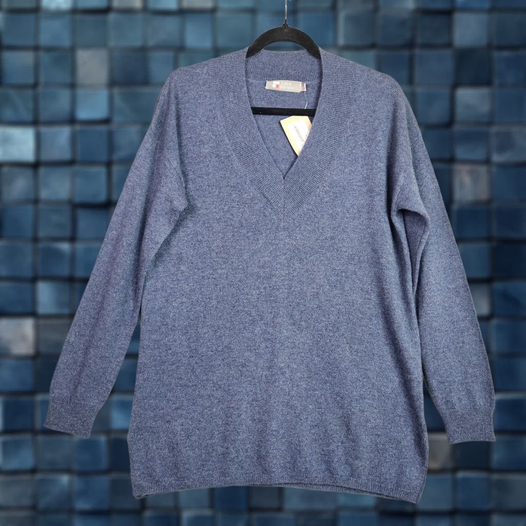 Vintage Tina Stephens Men’s V-neck Blue Cashmere Sweater Size S Regular Knit Pullover Solid Blue 2000s? Size US S / EU 44-46 / 1 - 1 Thumbnail