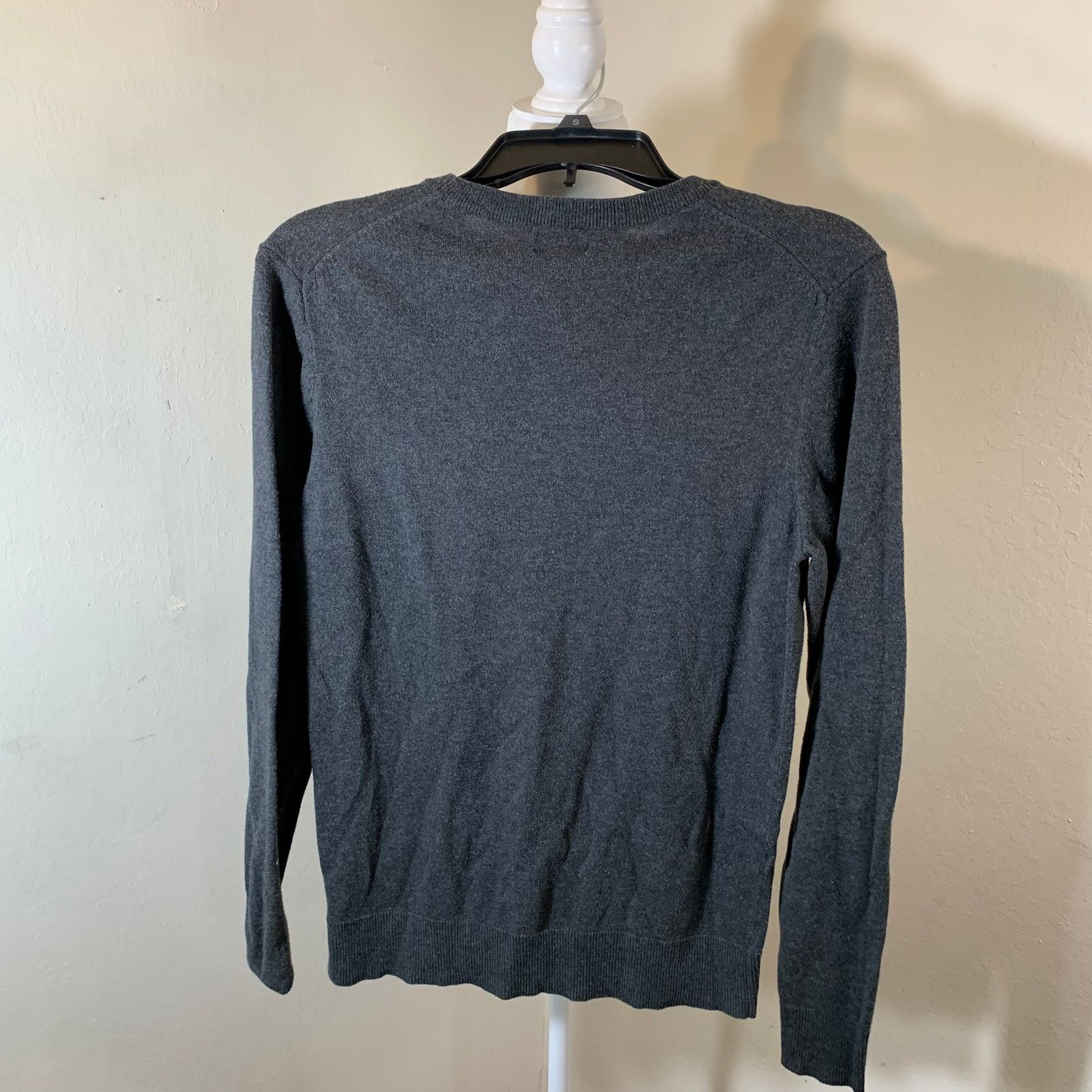 Old Navy Old Navy Men’s Gray Long sleeve shirt size S Size US S / EU 44-46 / 1 - 3 Thumbnail