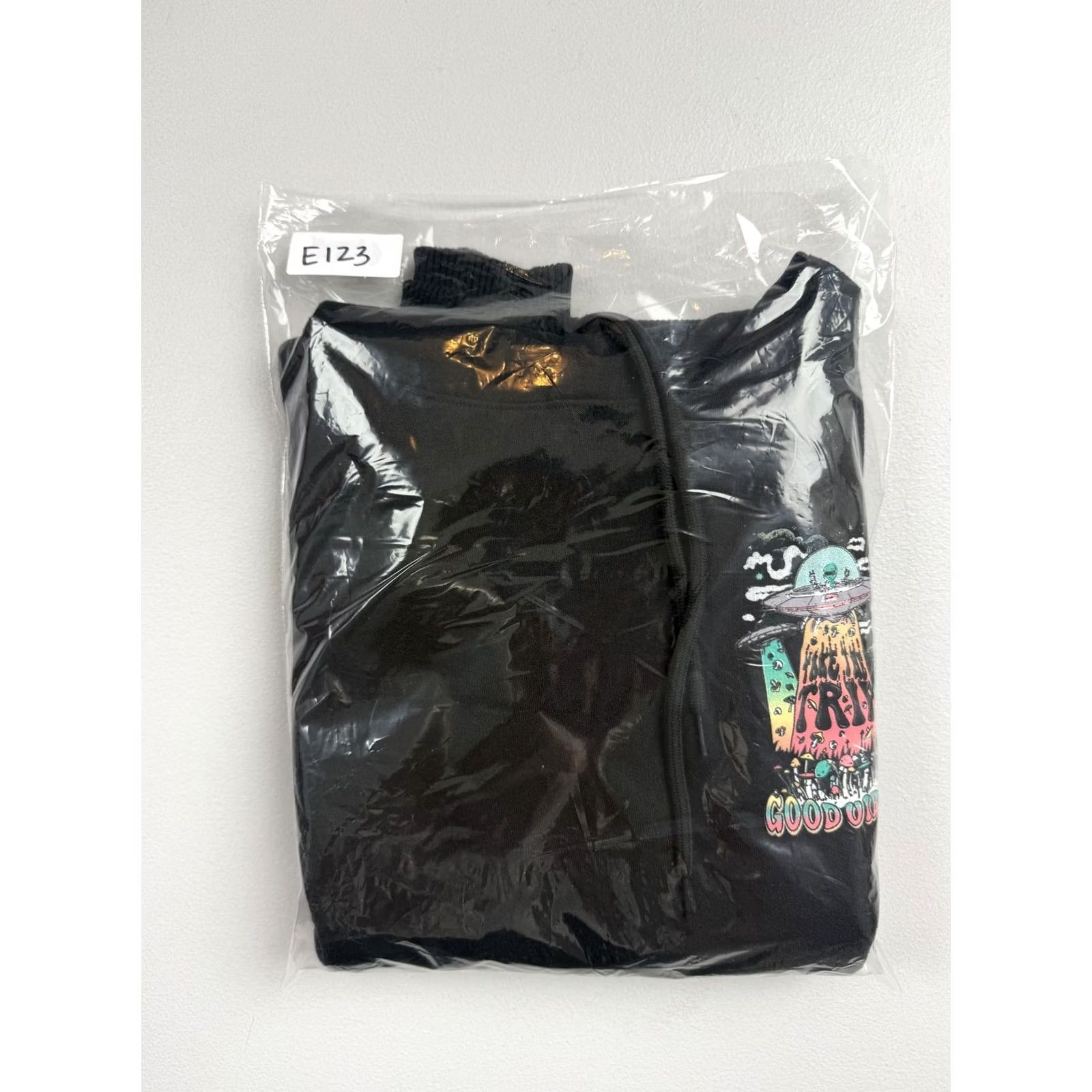 VIBE FRESH LAUNDRY Hoodie Mens Small Black Pullover Fleece Graphic Print Good Vibes Space UFO Mushrooms Crew Neck Pockets Long Sleeve Size US S / EU 44-46 / 1 - 6 Thumbnail
