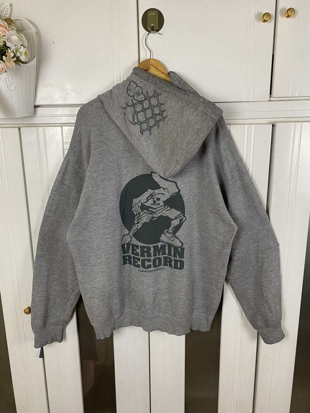 Vintage Vintage Thrashed Skateboarding Vermin Record Hoodies Size US XL / EU 56 / 4 - 4 Thumbnail