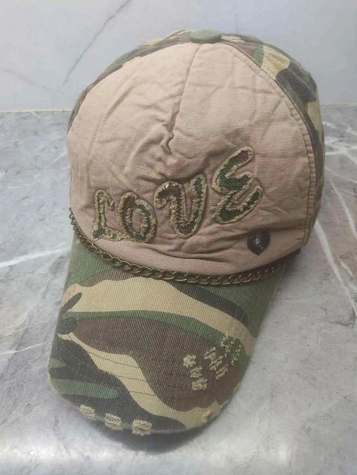 Japanese Brand Vintage Love Camo Distressed Style Cap Hat Size ONE SIZE - 1 Thumbnail
