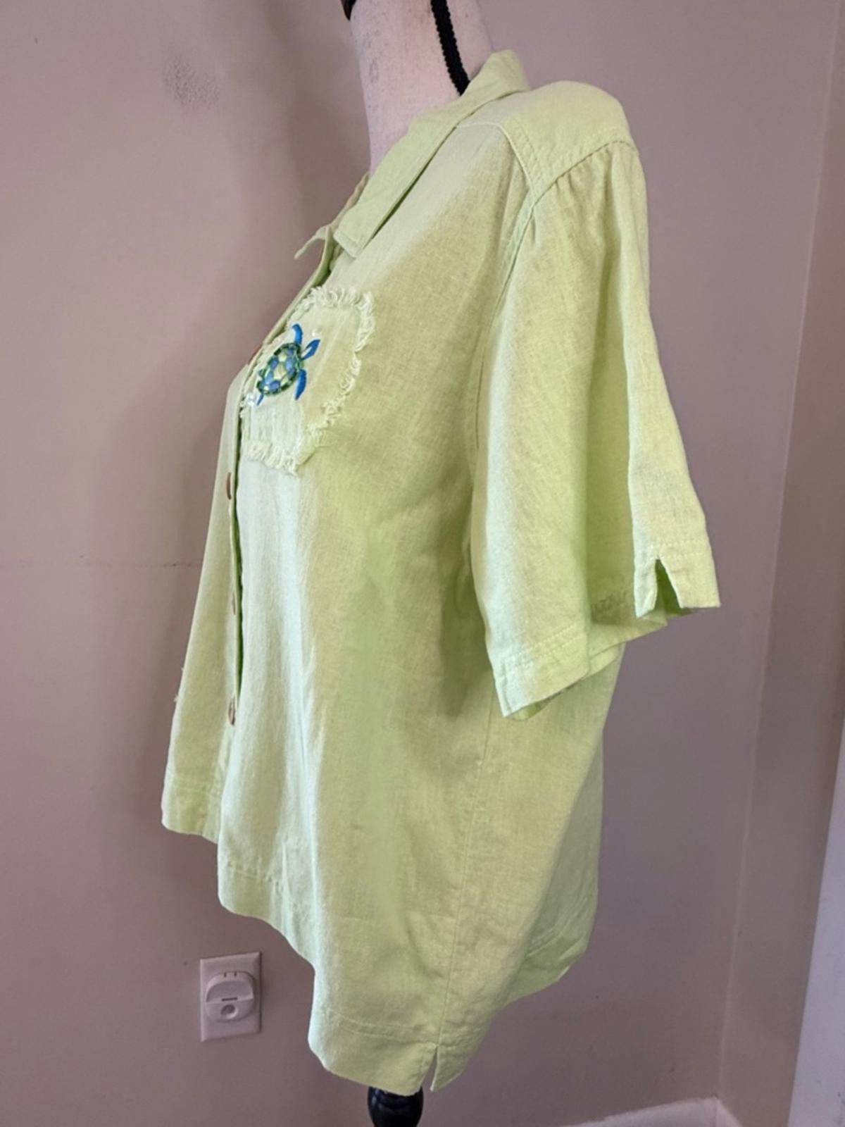 Sunray Sportswear Sunbay Sport green linen blend top embroidered turtles PXL Size XL / US 12-14 / IT 48-50 - 3 Thumbnail