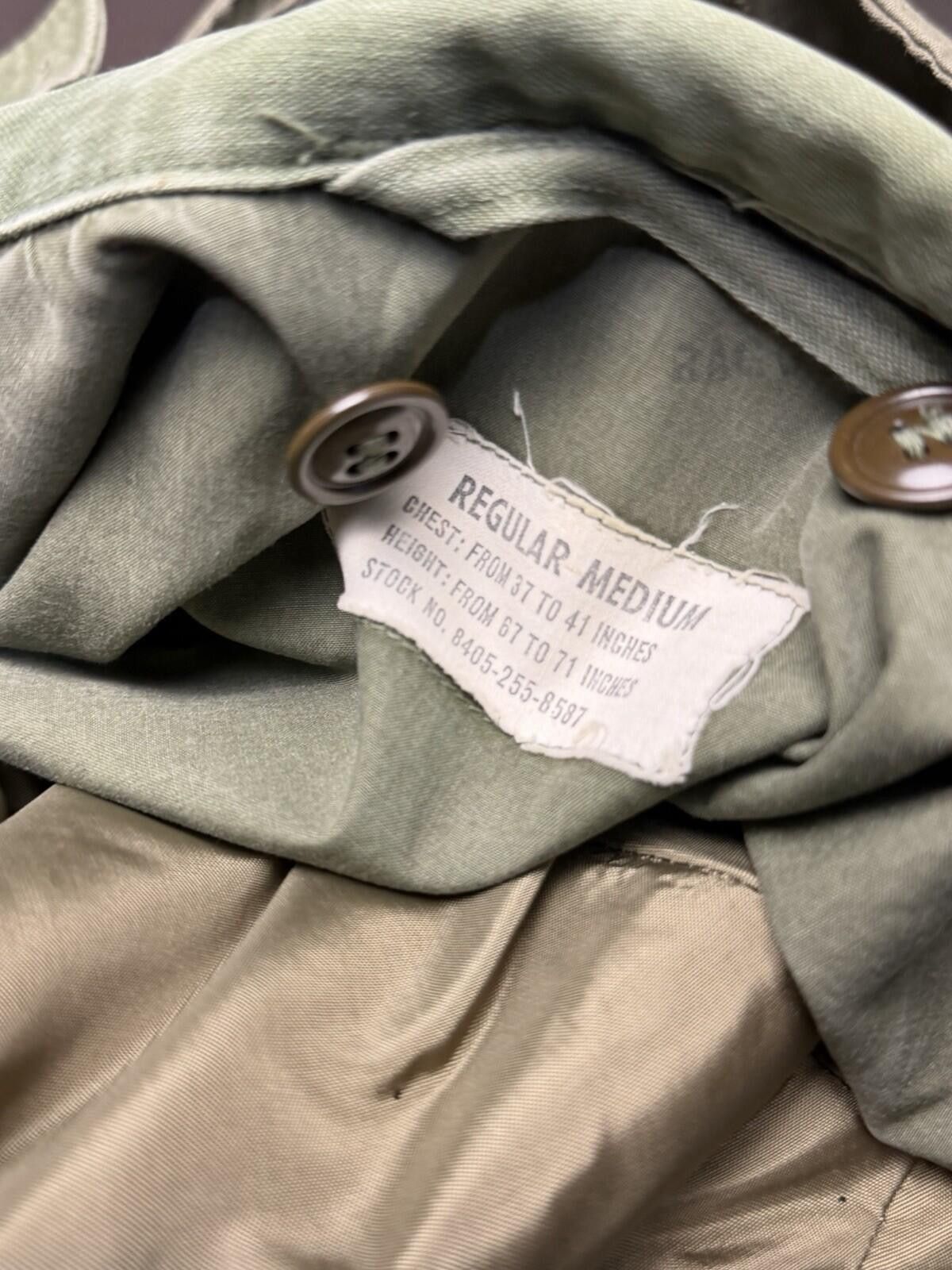The Unbranded Brand VTG 1950 US Army M-1951 Field Coat w/ Hood & Liner Medium Size US M / EU 48-50 / 2 - 8 Thumbnail