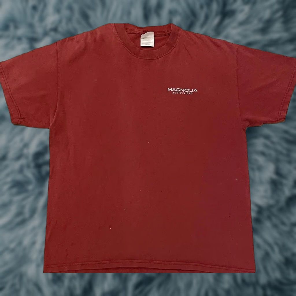 Apple VINTAGE Magnolia Audio Video Faded Shirt M Red Cotton Distressed 90s Y2K Camera Apple Computer Comedy? (Note: Ensure only original words used) Size US M / EU 48-50 / 2 - 1 Thumbnail