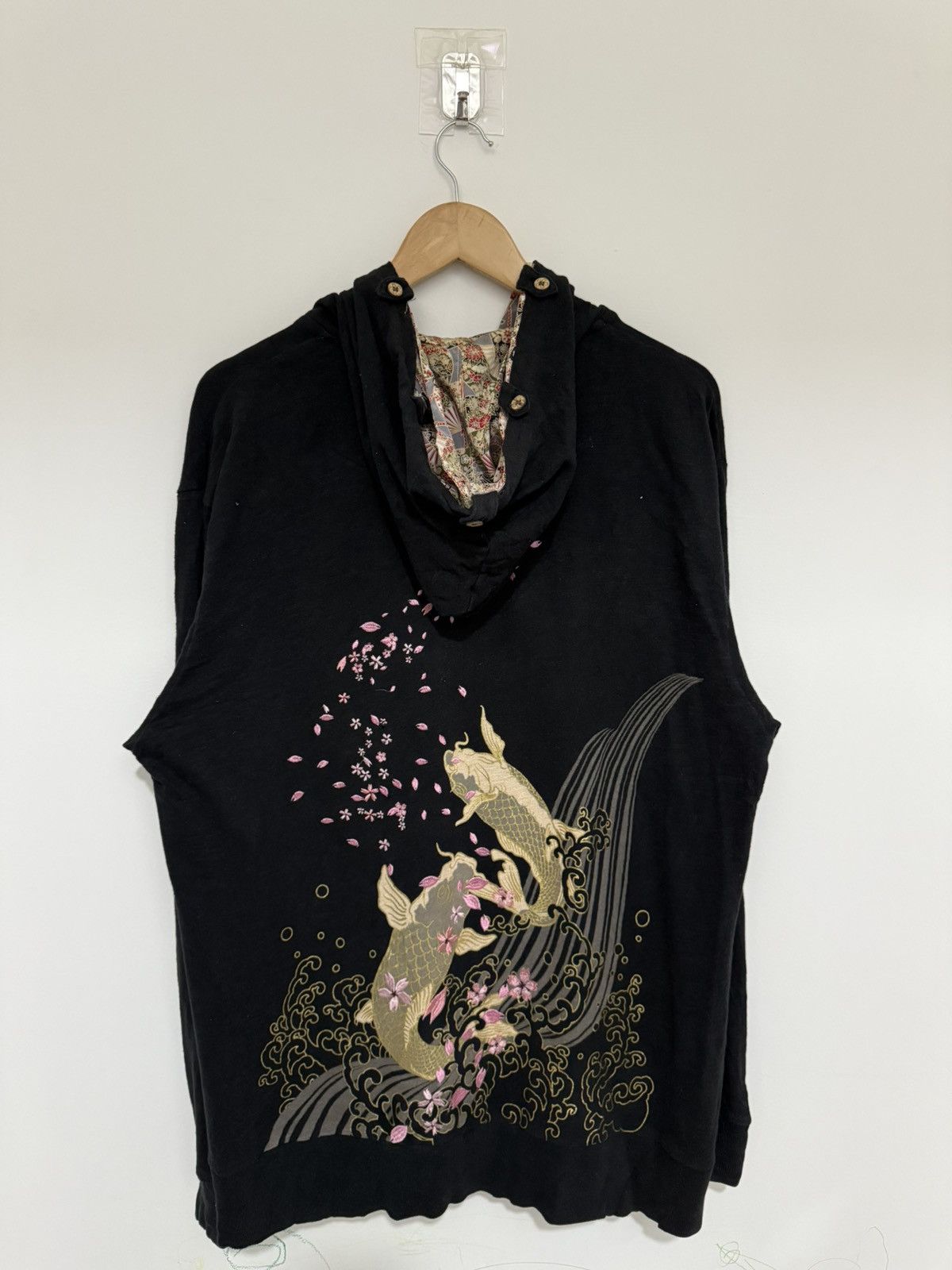 Japanese Brand Vintage Sukajan Black Embroidery Fish Koi Full Print Hoodie Size US XL / EU 56 / 4 - 2 Thumbnail