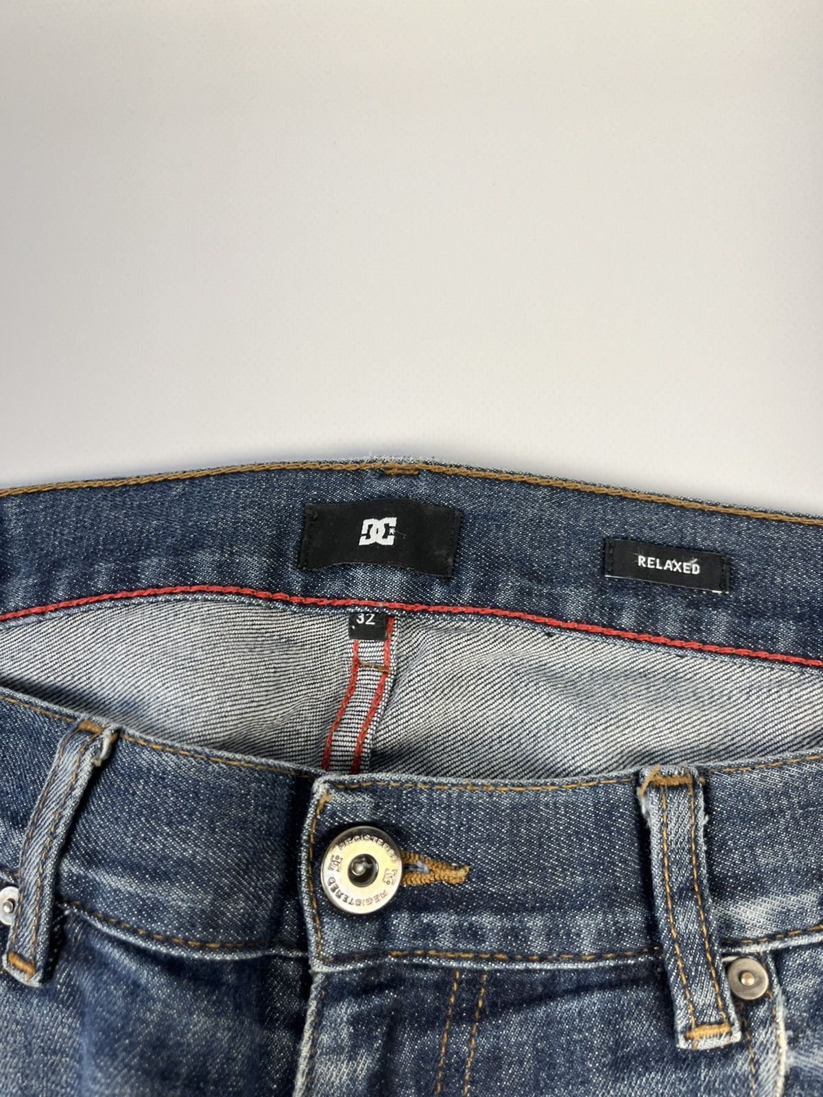 DC × Japanese Brand 00s Vintage DC Big Logo Denim Faded Distressed Jeans Y2K Size US 32 / EU 48 - 13 Thumbnail