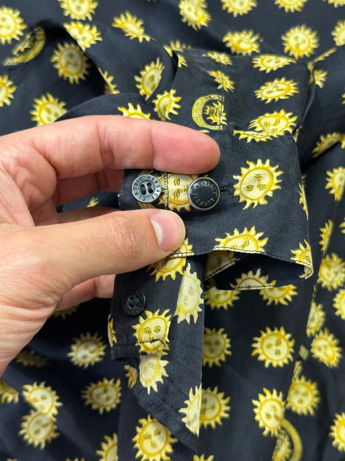 Versace Versace V2 Classic 90’s Silk Sun Print Shirt - XS (M) Size US S / EU 44-46 / 1 - 7 Thumbnail