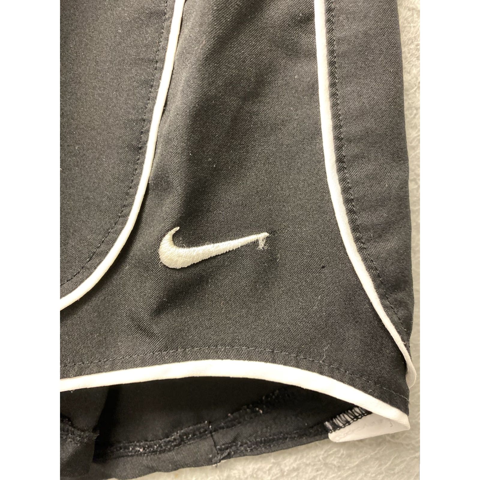 Nike Nike Women Black Athletic Shorts XL / 113-45 Size 40" / US 18 - 3 Thumbnail