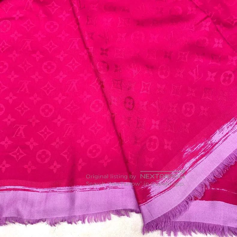Louis Vuitton Louis Vuitton Rose logo, old flower, printed mulberry silk Size ONE SIZE - 6 Thumbnail