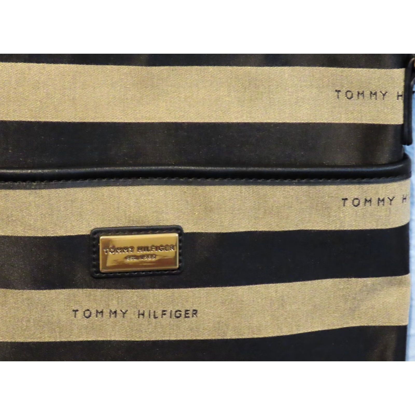 Tommy Hilfiger VINTAGE Tommy Hilfiger Crossbody Purse Canvas Tan Striped Zip Bag 10x10 1in Pockets Logo Womens Size ONE SIZE - 3 Thumbnail