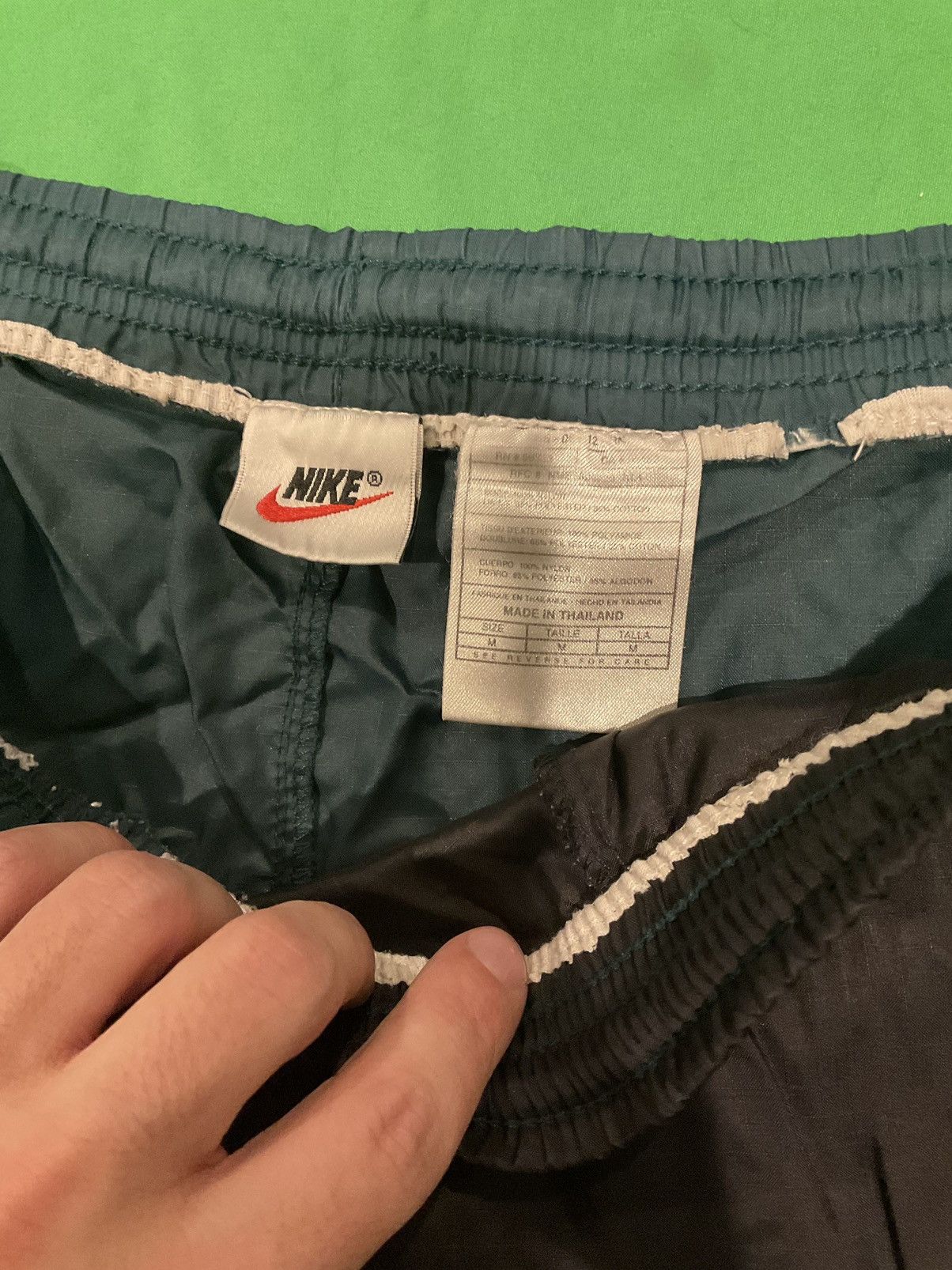 Nike × Vintage Vintage Nike green and black 90s track shorts Size US 34 / EU 50 - 2 Thumbnail