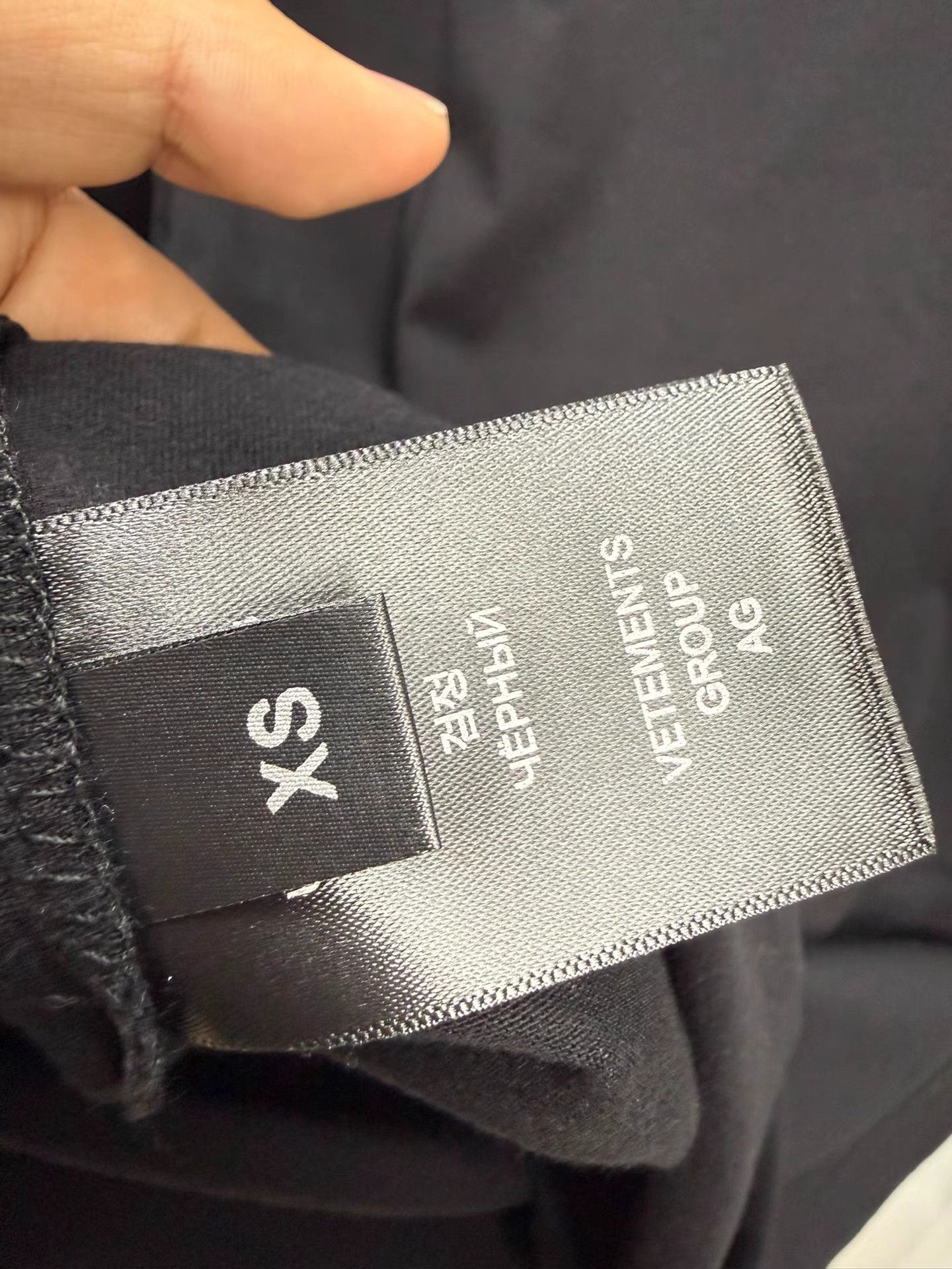 Vetements Vetements The Devil Wears Vetements Devil Short Sleeve K20 Size US XS / EU 42 / 0 - 5 Thumbnail