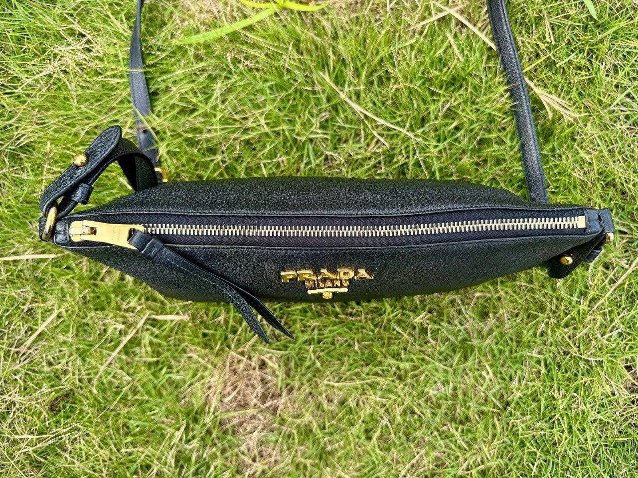 Prada Authentic Prada Vitello Daino Nero Leather Crossbody Bag Size ONE SIZE - 4 Thumbnail