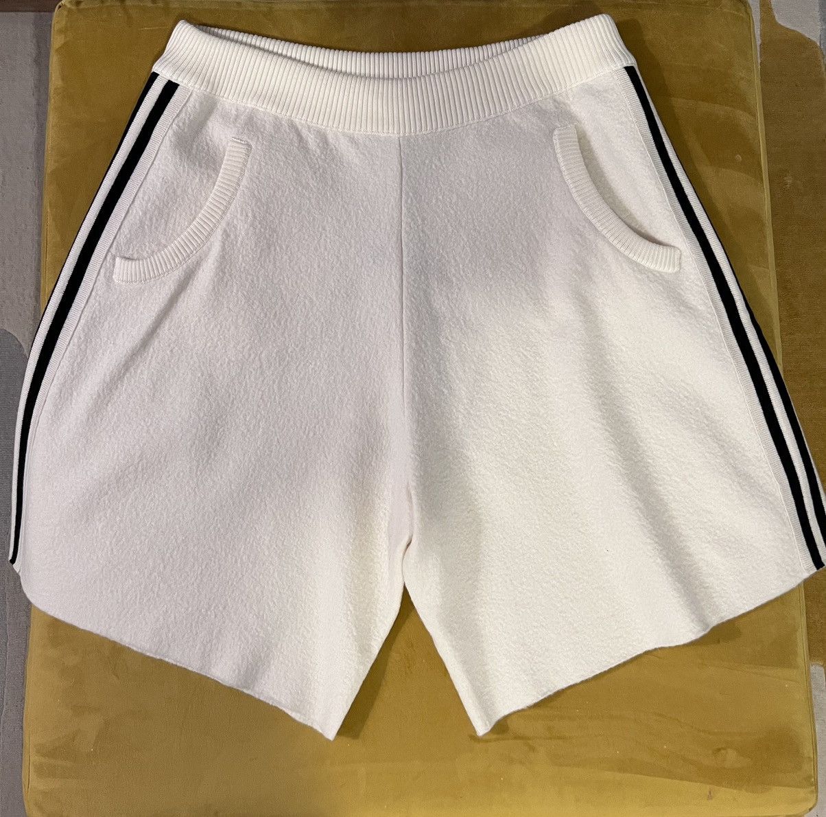 Maison Margiela $1.1K Line 10 cream wool-felt shorts, M (US32–35 waist) Size US 34 / EU 50 - 6 Thumbnail