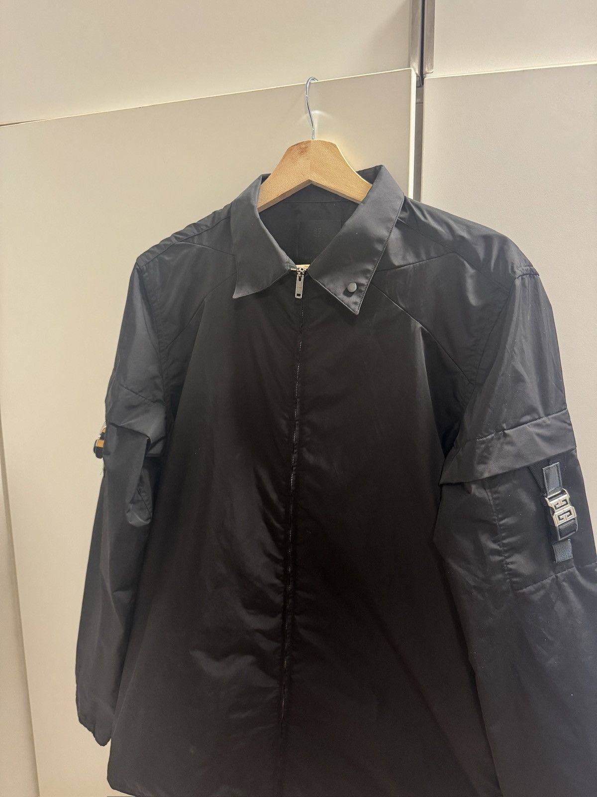 Givenchy Givenchy 4G Buckle Jacket Size US M / EU 48-50 / 2 - 3 Thumbnail