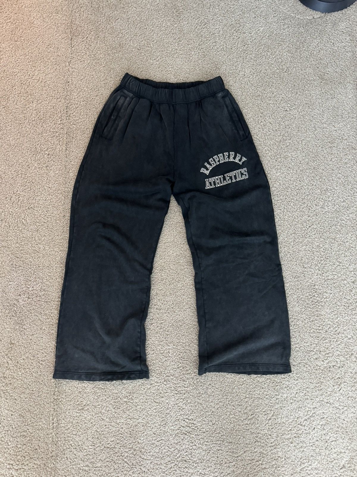 image of Vintage Gv Gallery Raspberry Athletics Sweatpants in Black, Men's (Size 30)