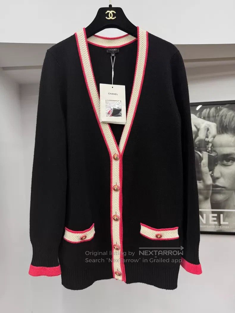 Chanel Chanel Black cashmere knitted cardigan coat Size XS / US 0-2 / IT 36-38 - 1 Thumbnail