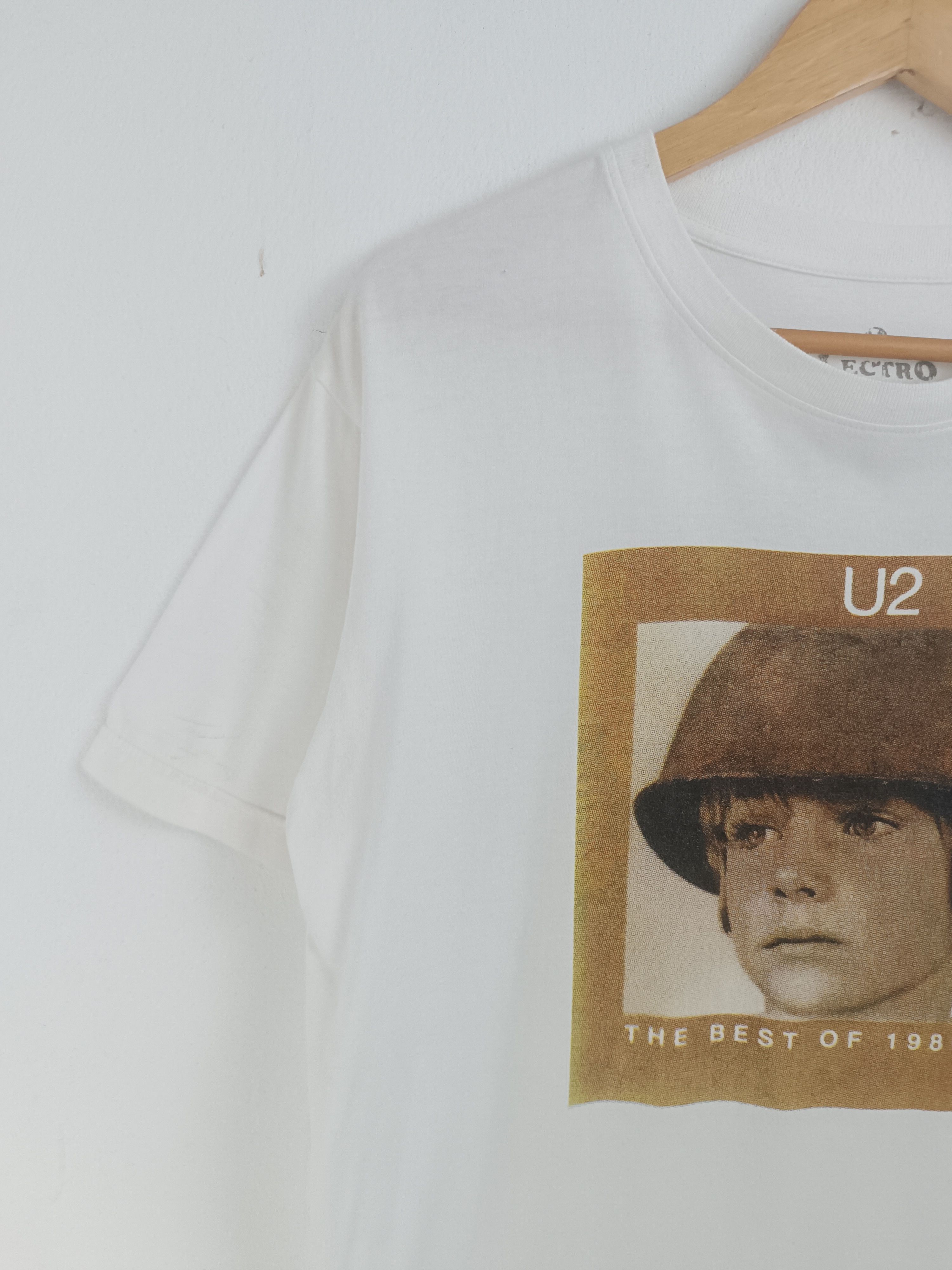 Vintage VINTAGE U2 THE BEST OF ALBUM COVER TEE BON JOVI REM Size US L / EU 52-54 / 3 - 5 Thumbnail