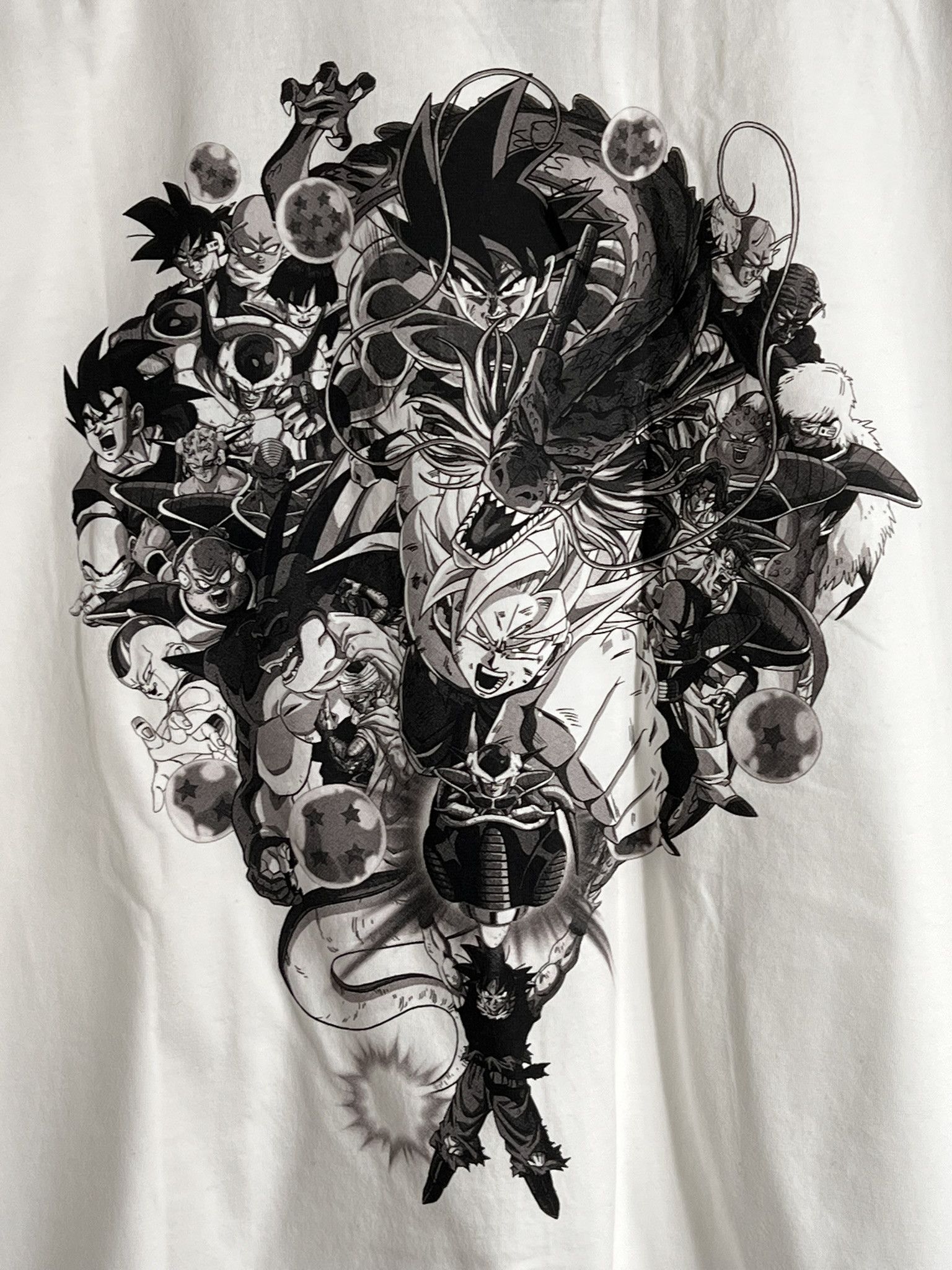 Uniqlo NEW UNIQLO Dragonball Graphic Short Sleeve Shirt White XXL Size US XXL / EU 58 / 5 - 7 Thumbnail