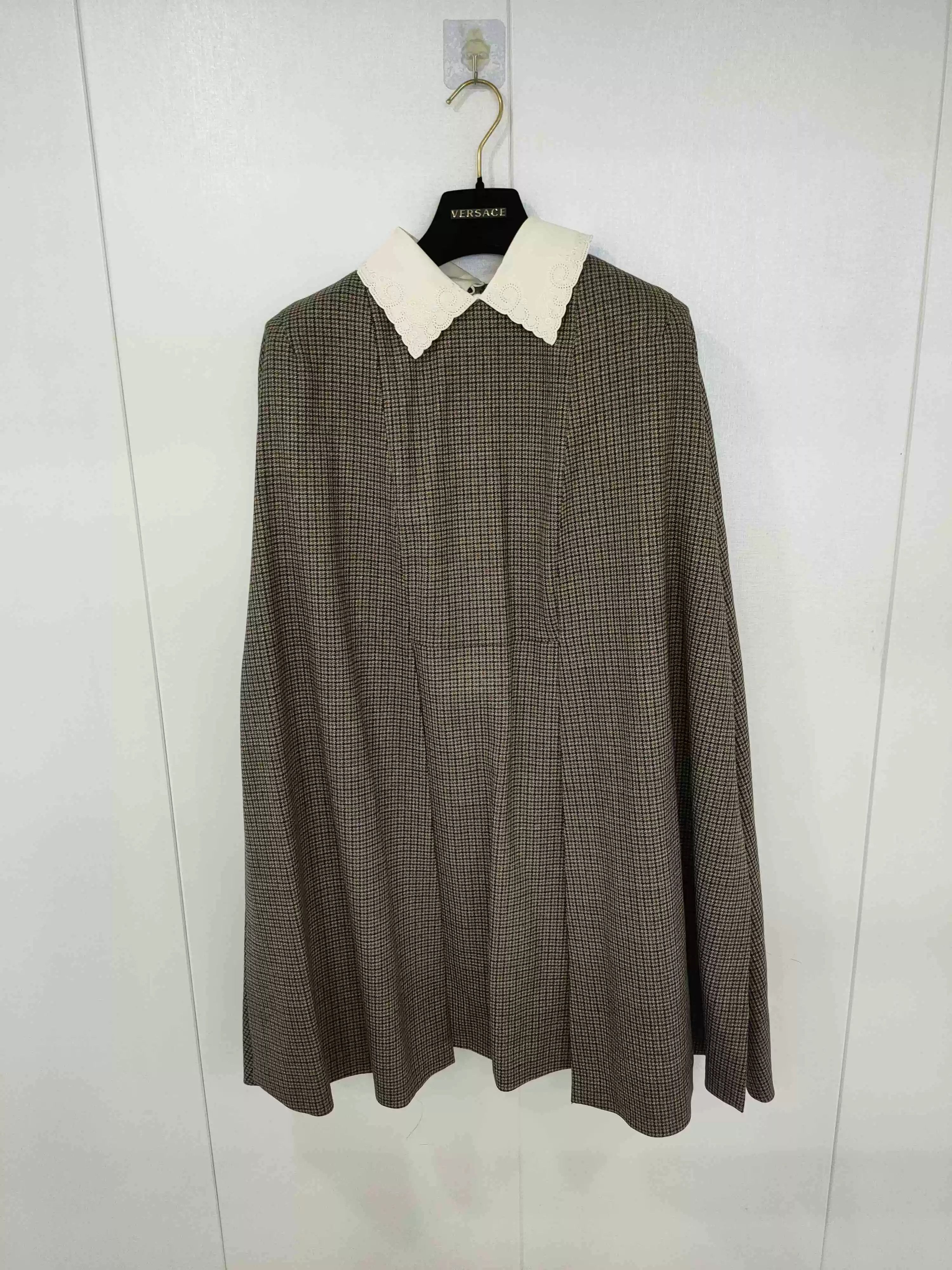 Fendi Fendi Wool Cloak Coat with Silk Collar Size US M / EU 48-50 / 2 - 1 Thumbnail